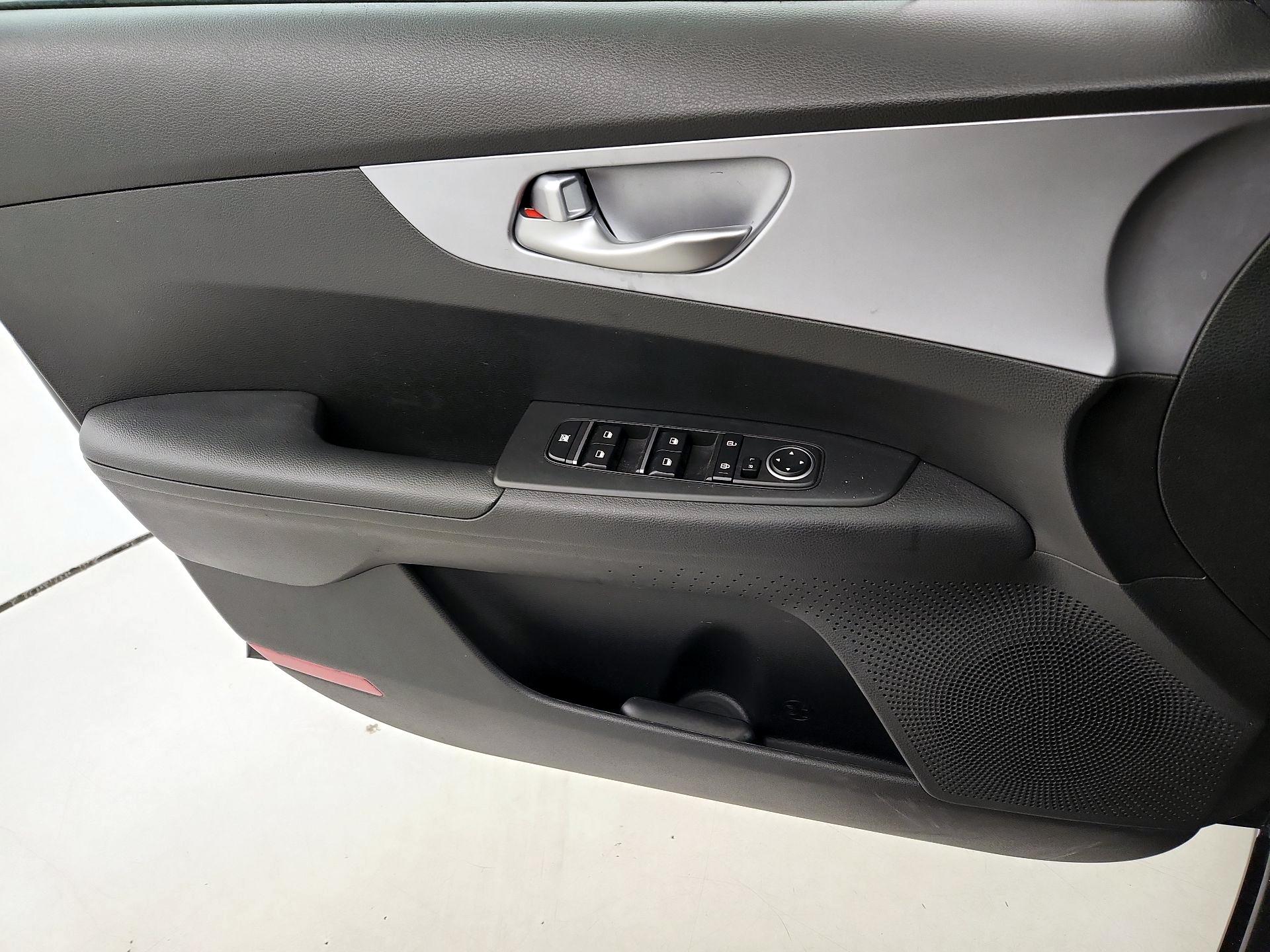 Thumbnail: 2023 Kia Forte - 12