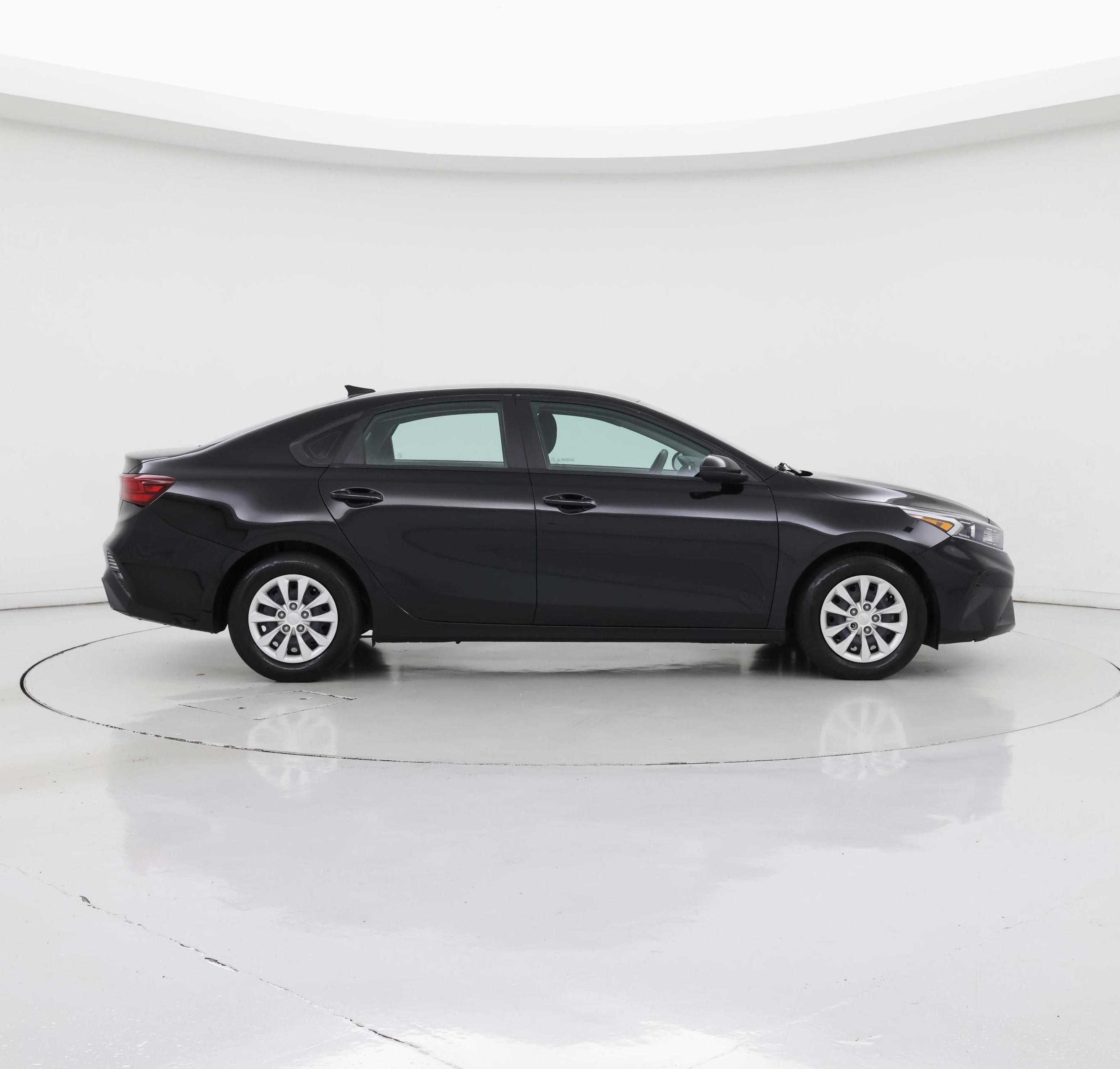 Thumbnail: 2023 Kia Forte - 7