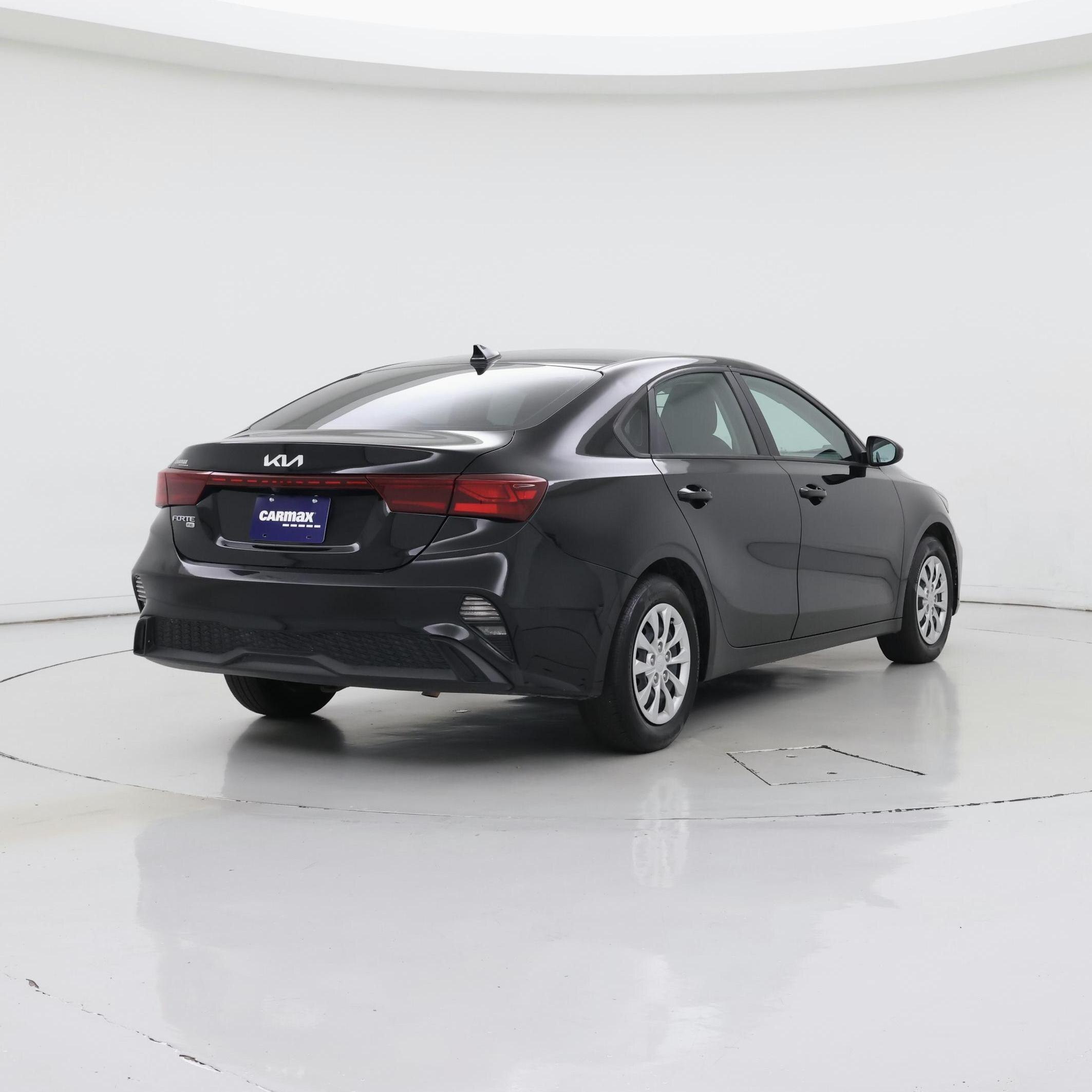 Thumbnail: 2023 Kia Forte - 8