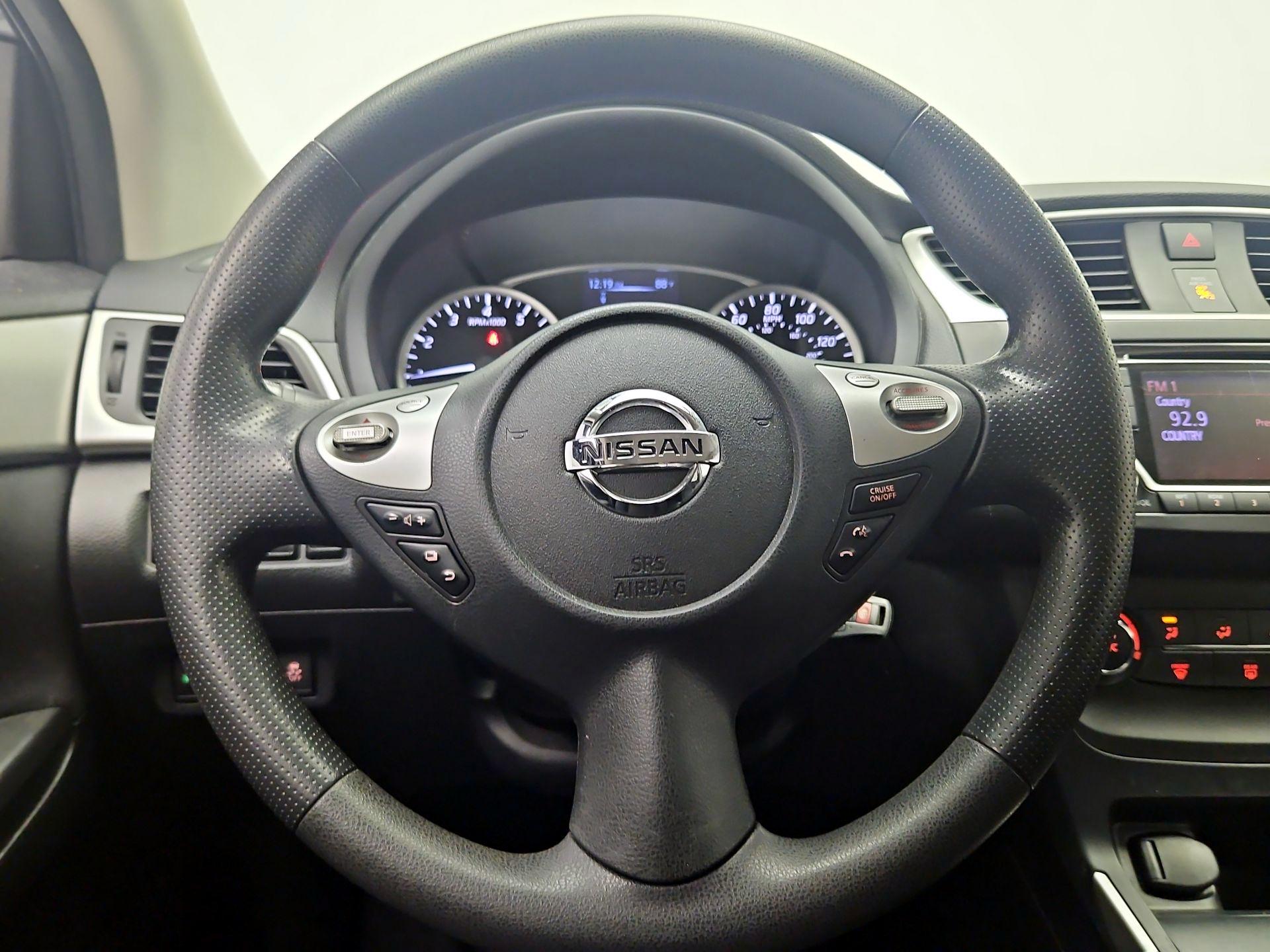 Thumbnail: 2018 Nissan Sentra - 10