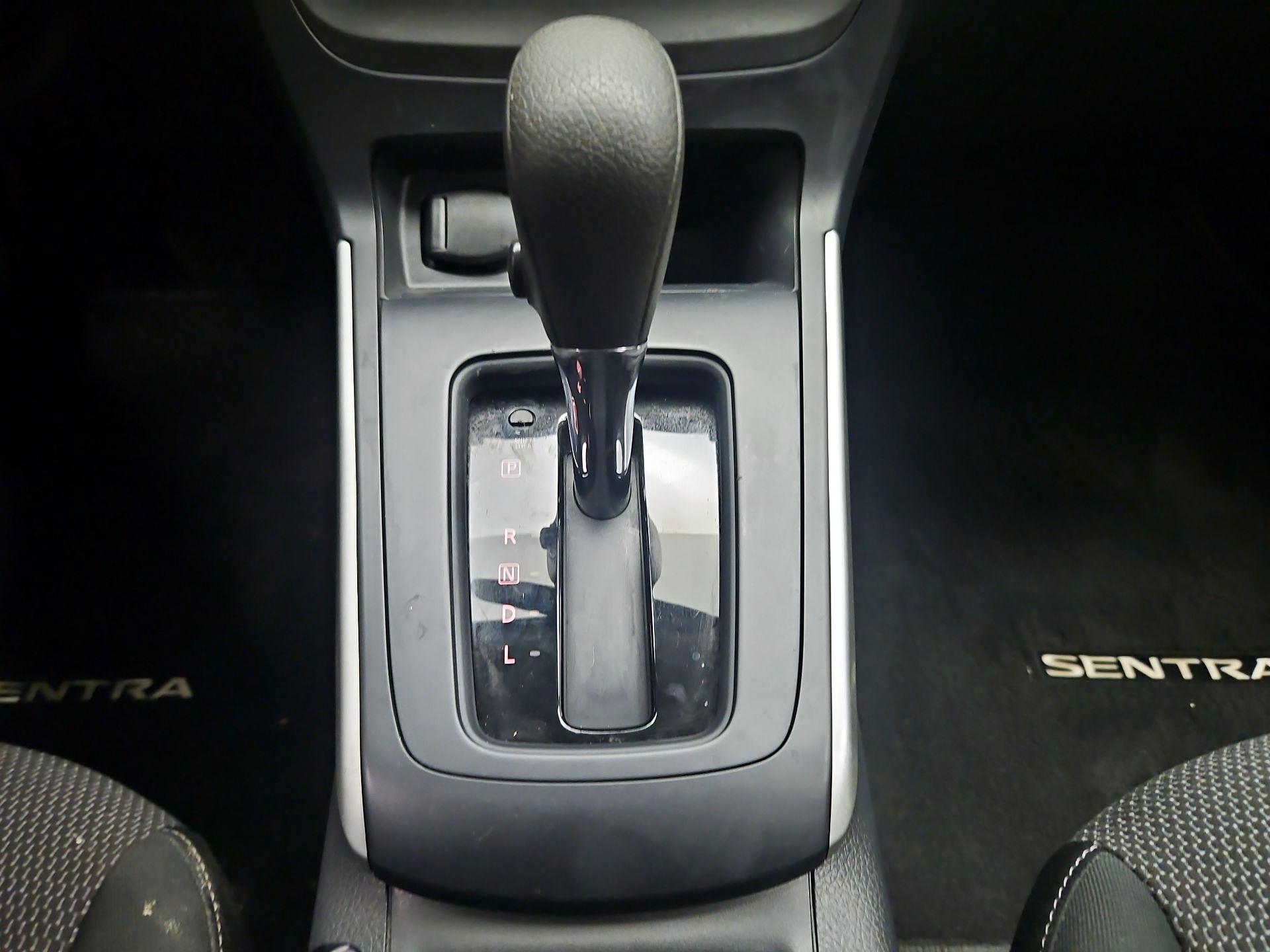 Thumbnail: 2018 Nissan Sentra - 17
