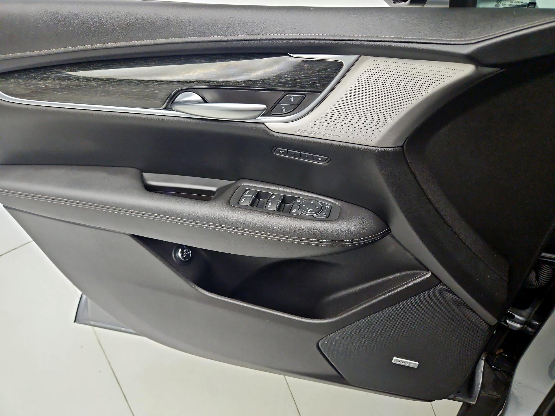 Thumbnail: 2021 Cadillac XT5 - 12