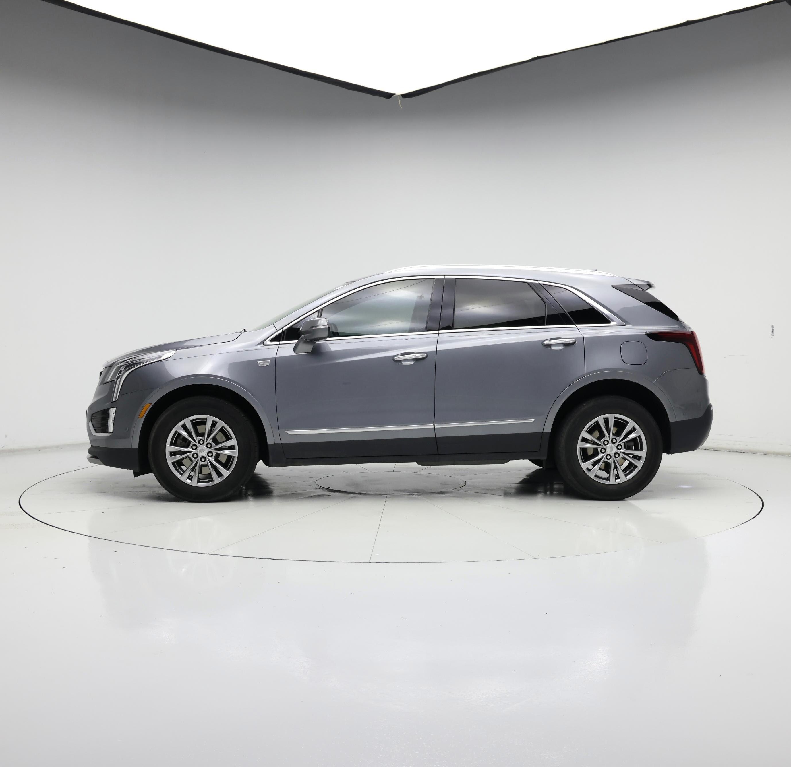 Thumbnail: 2021 Cadillac XT5 - 3
