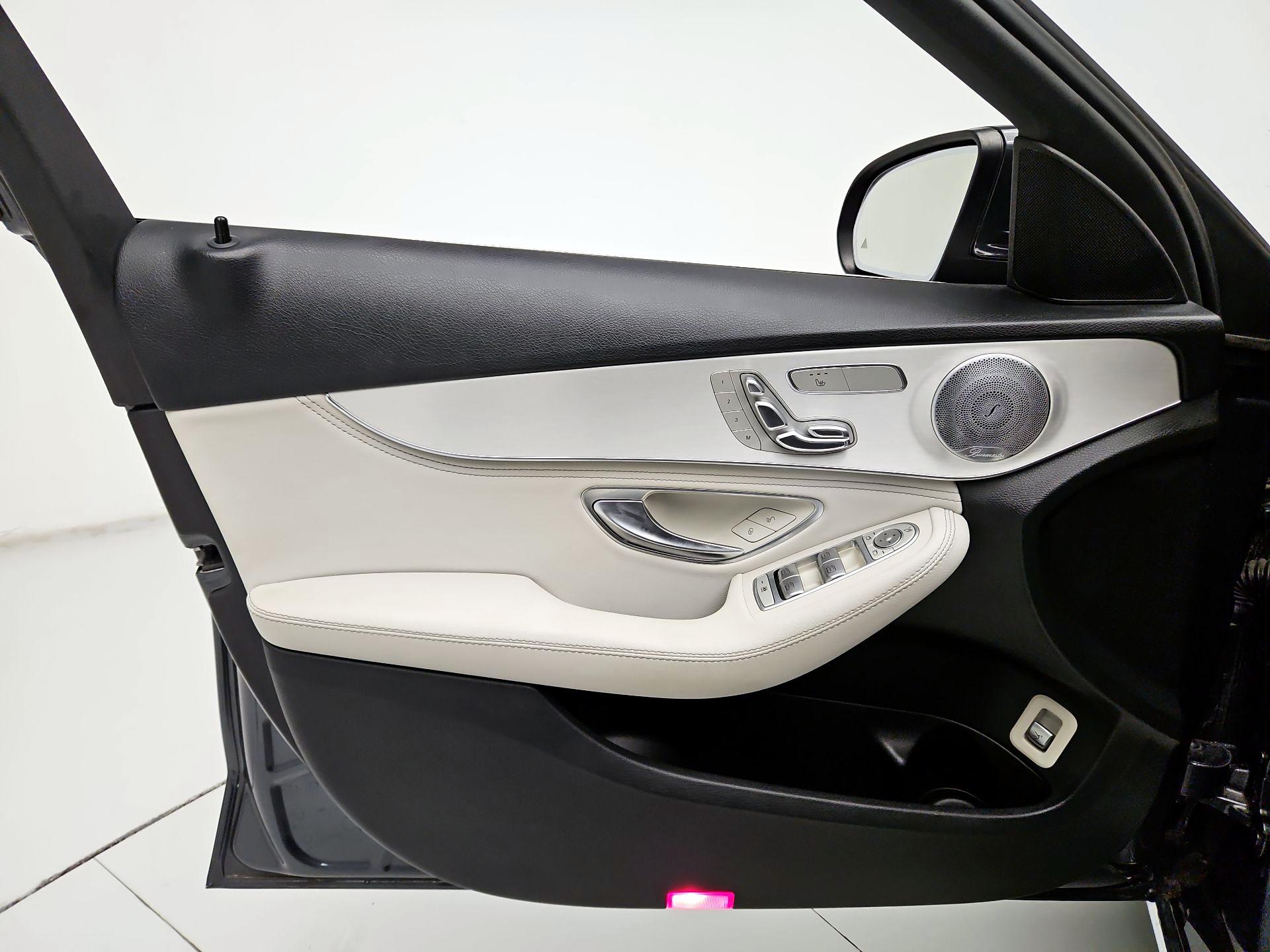 Thumbnail: 2015 Mercedes-Benz C-Class - 12