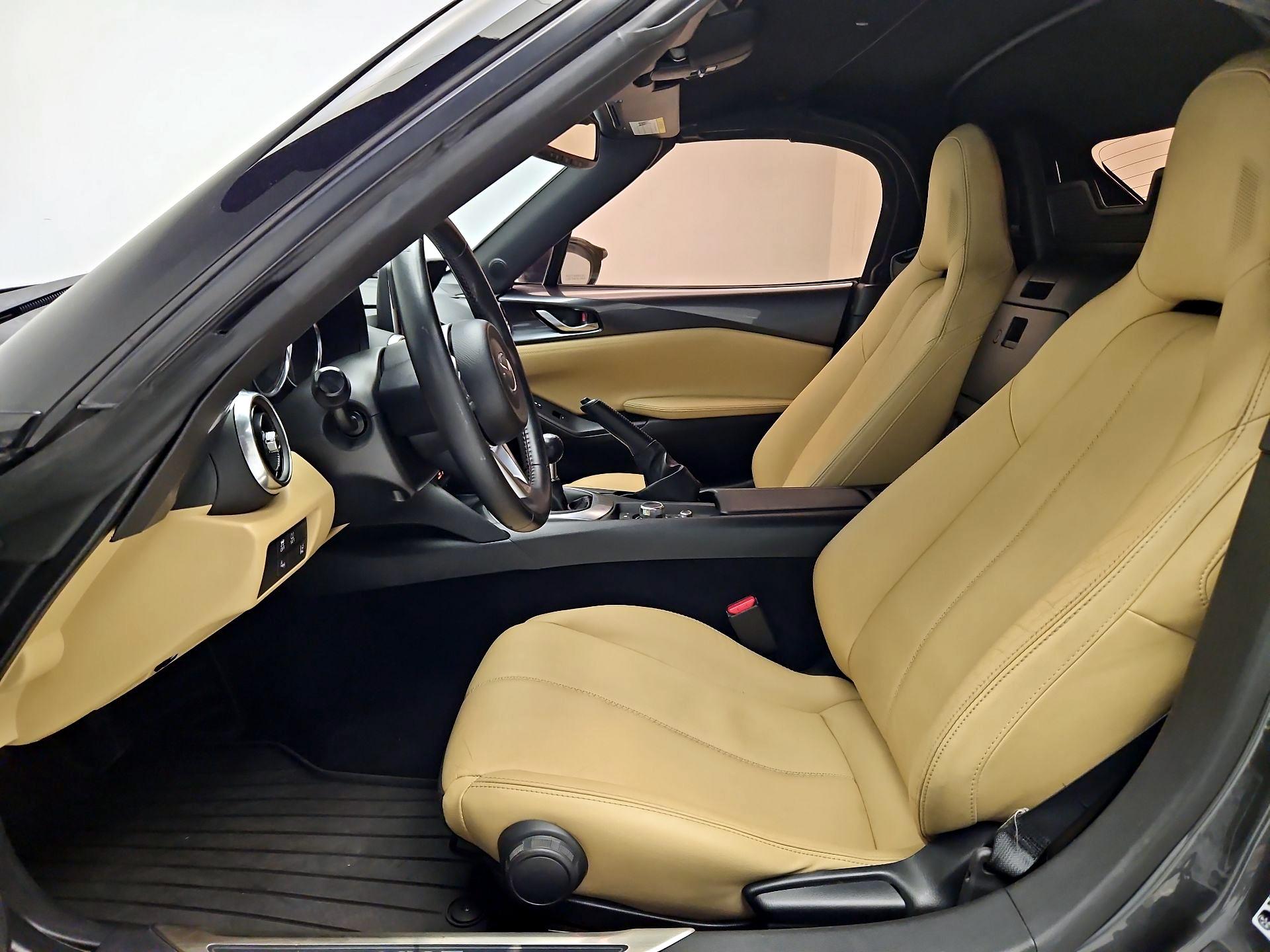 Thumbnail: 2016 Mazda MX-5 Miata - 11