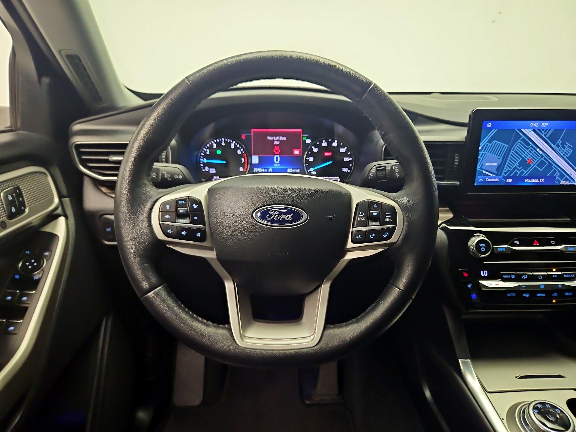 Thumbnail: 2021 Ford Explorer - 10