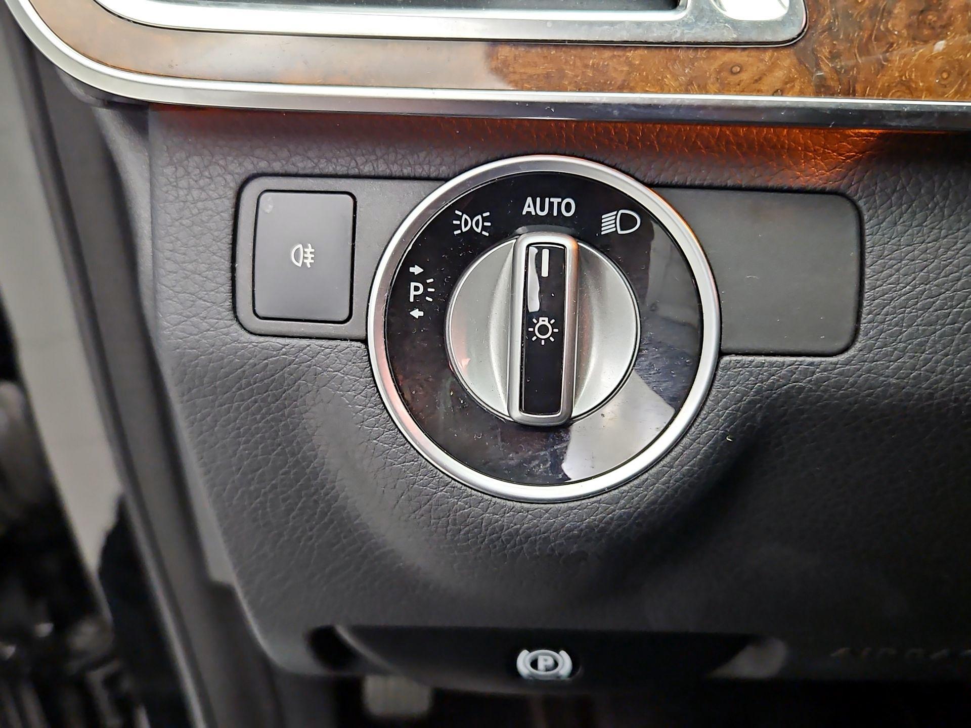 Thumbnail: 2014 Mercedes-Benz E-Class - 13