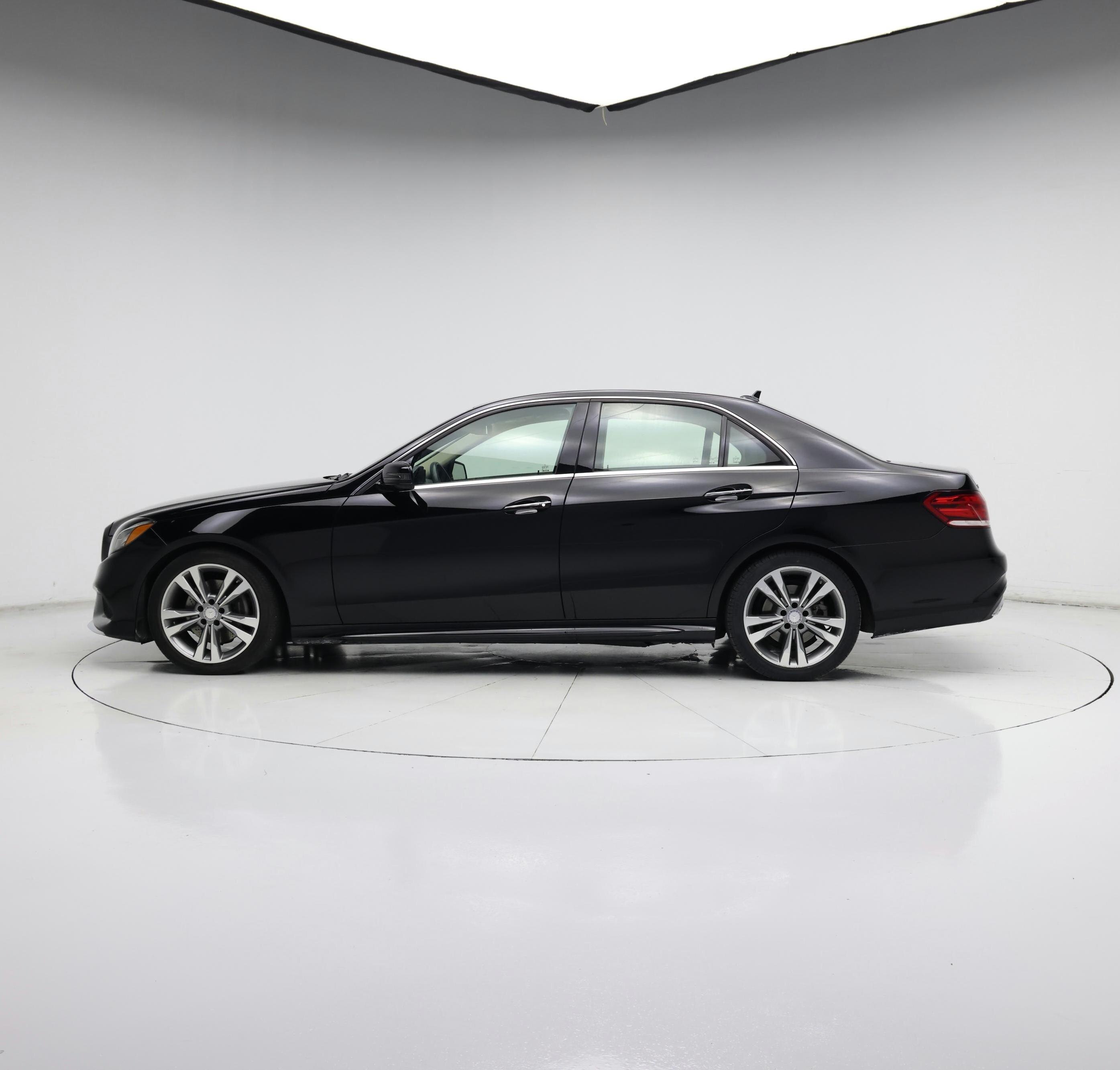 Thumbnail: 2014 Mercedes-Benz E-Class - 3