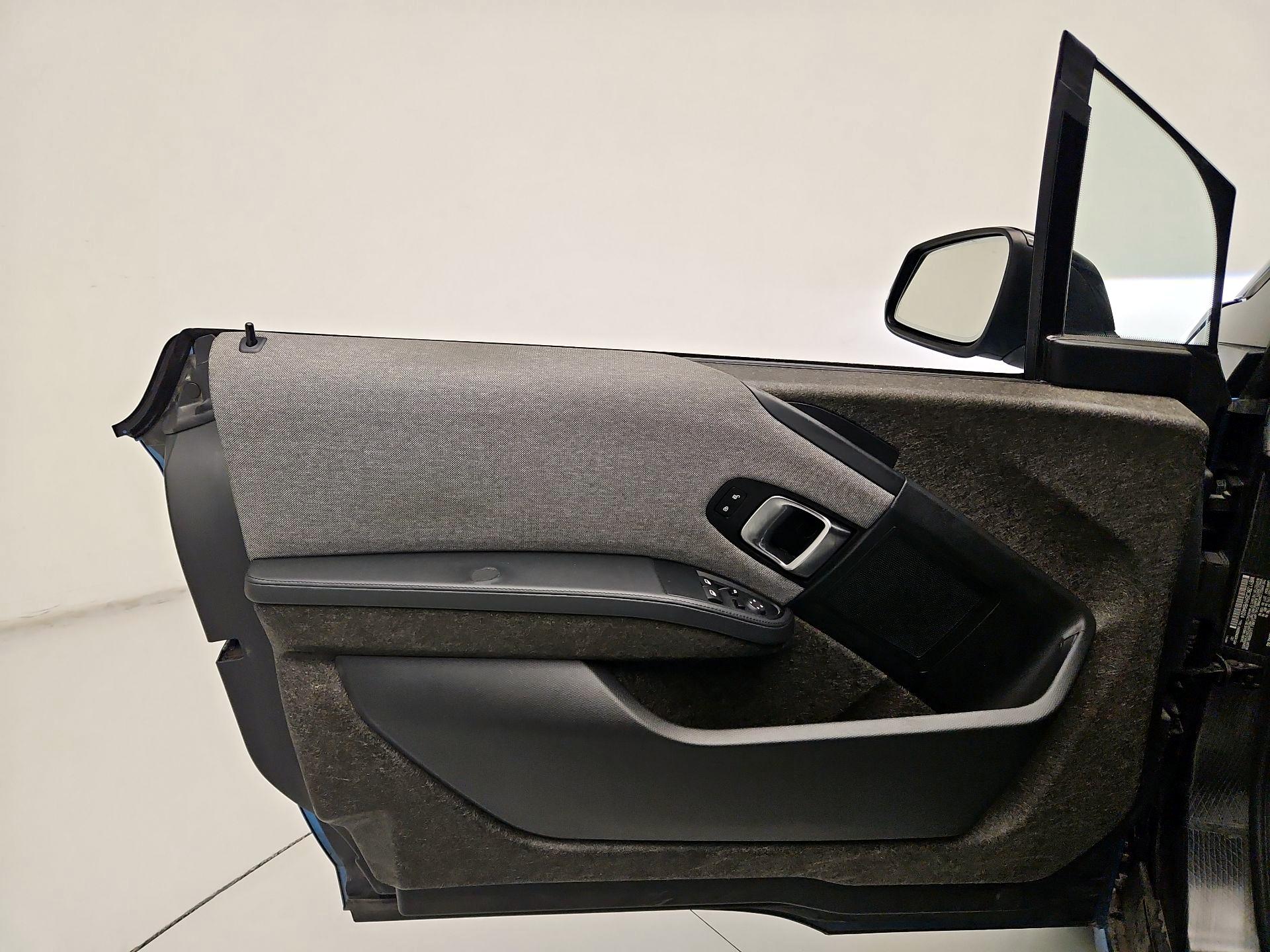 Thumbnail: 2017 BMW i3 - 12