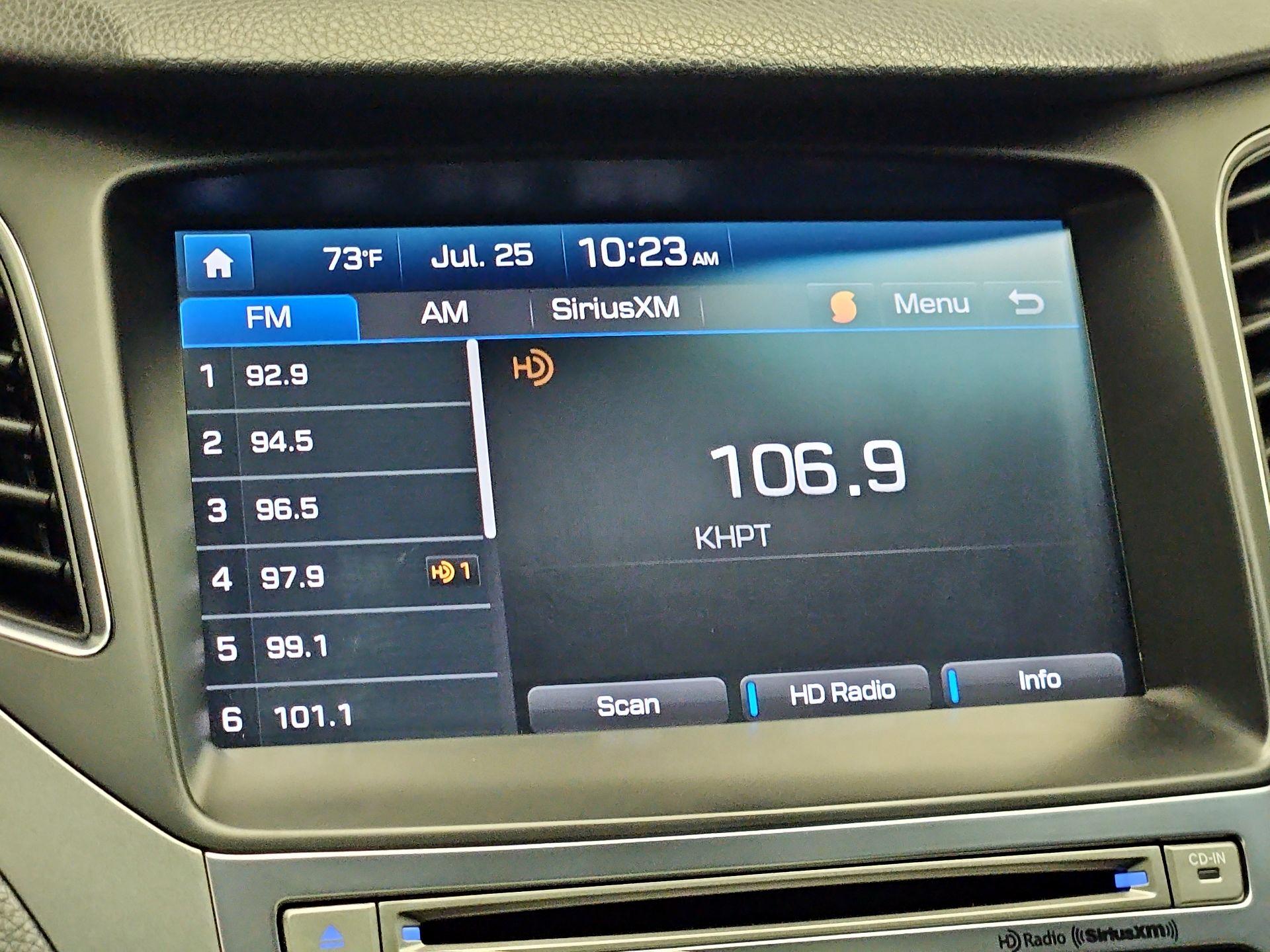 Thumbnail: 2015 Hyundai Azera - 16