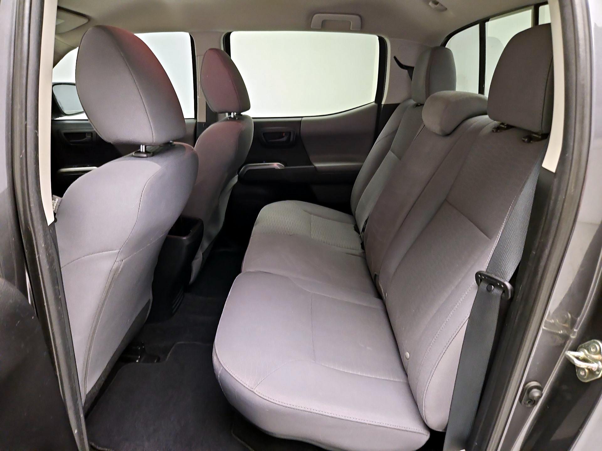 Thumbnail: 2019 Toyota Tacoma - 19