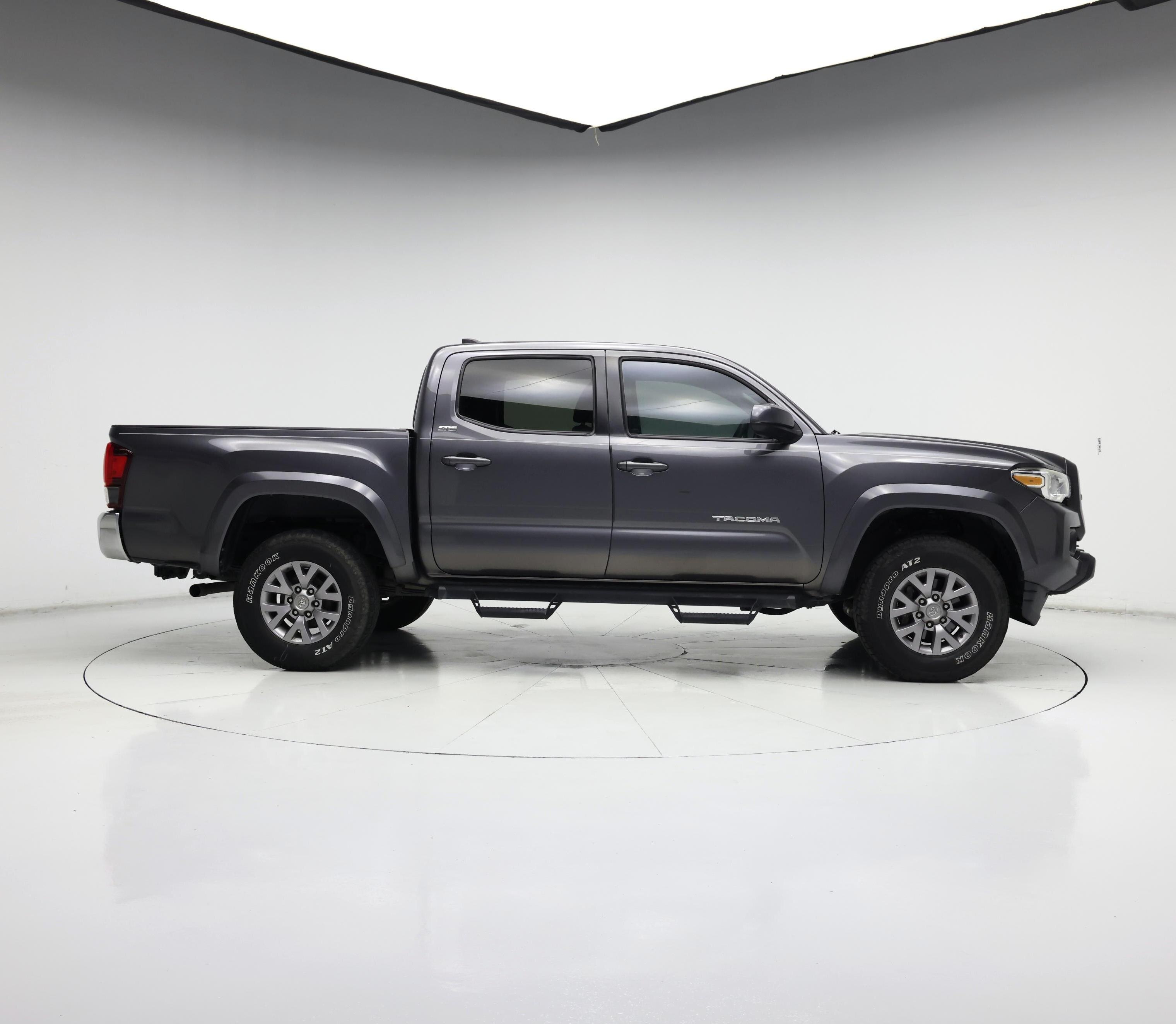 Thumbnail: 2019 Toyota Tacoma - 7