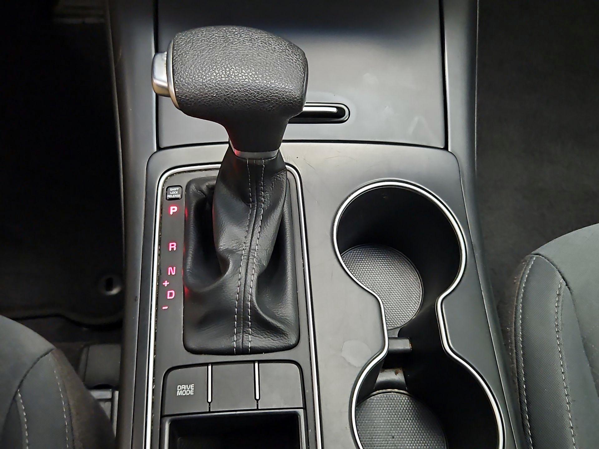 Thumbnail: 2019 Kia Sorento - 17