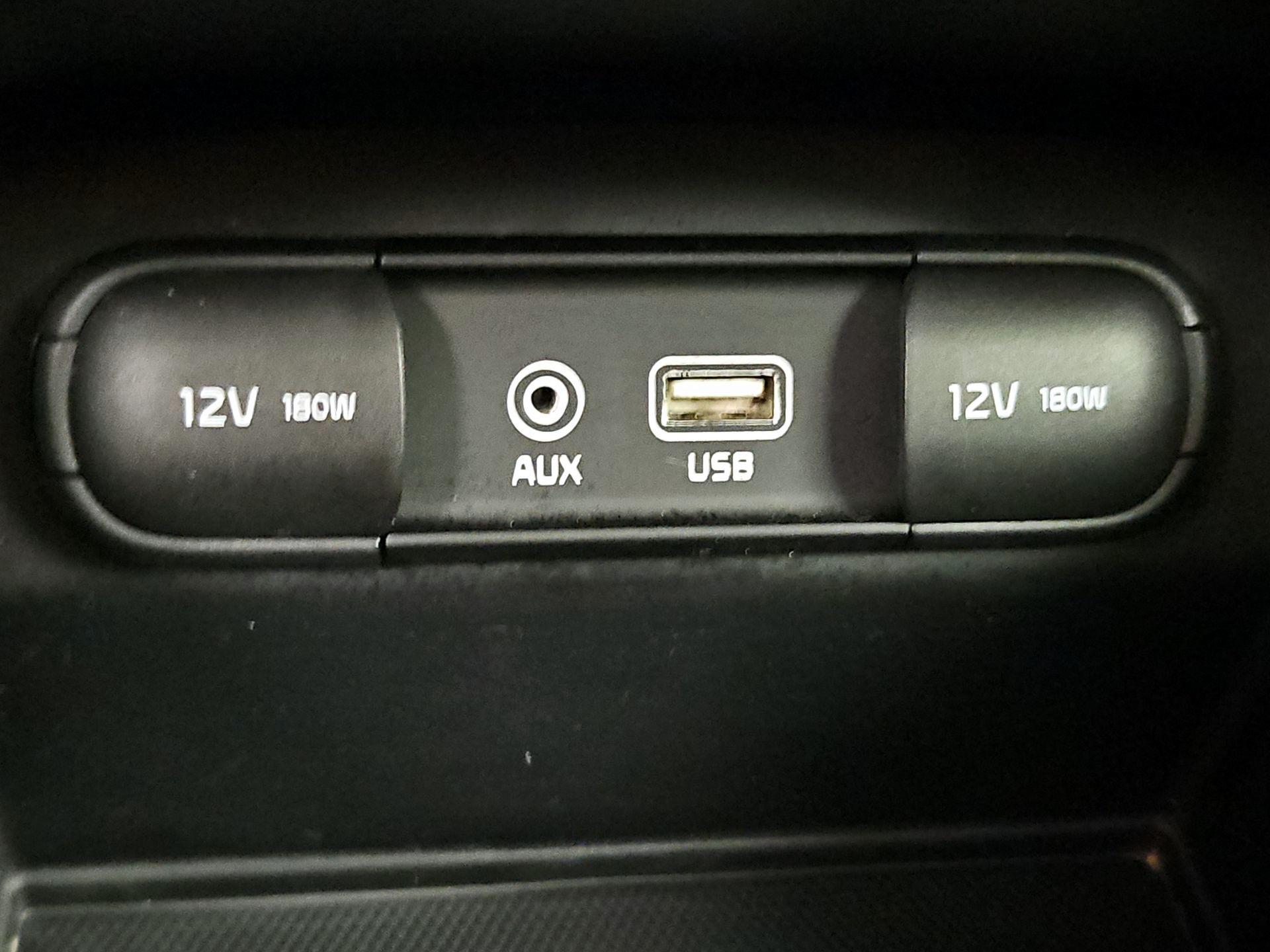 Thumbnail: 2019 Kia Sorento - 18