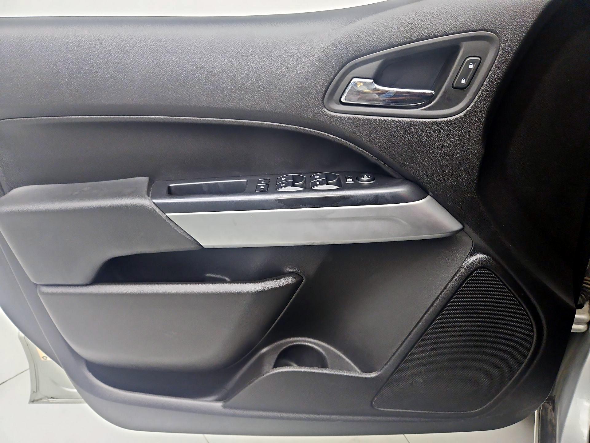 Thumbnail: 2018 Chevrolet Colorado - 12