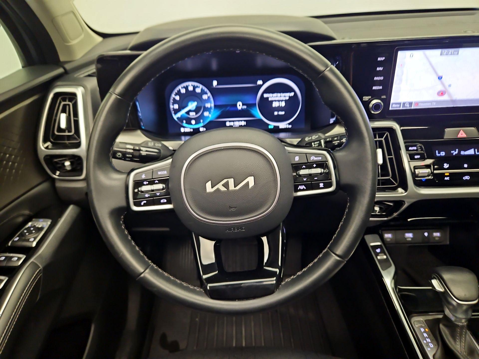 Thumbnail: 2023 Kia Sorento - 10