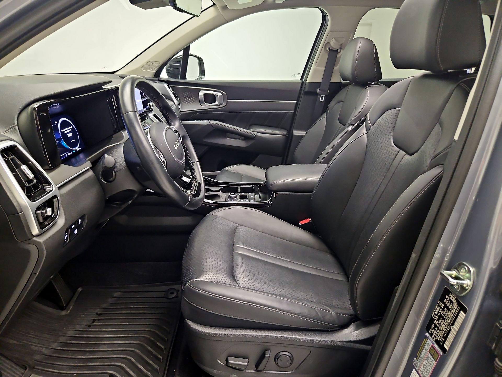 Thumbnail: 2023 Kia Sorento - 11
