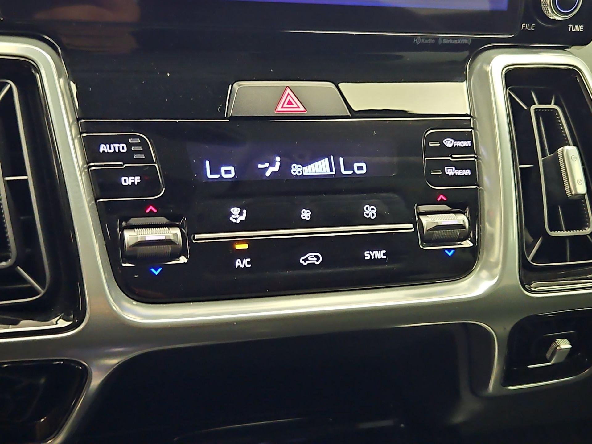 Thumbnail: 2023 Kia Sorento - 17
