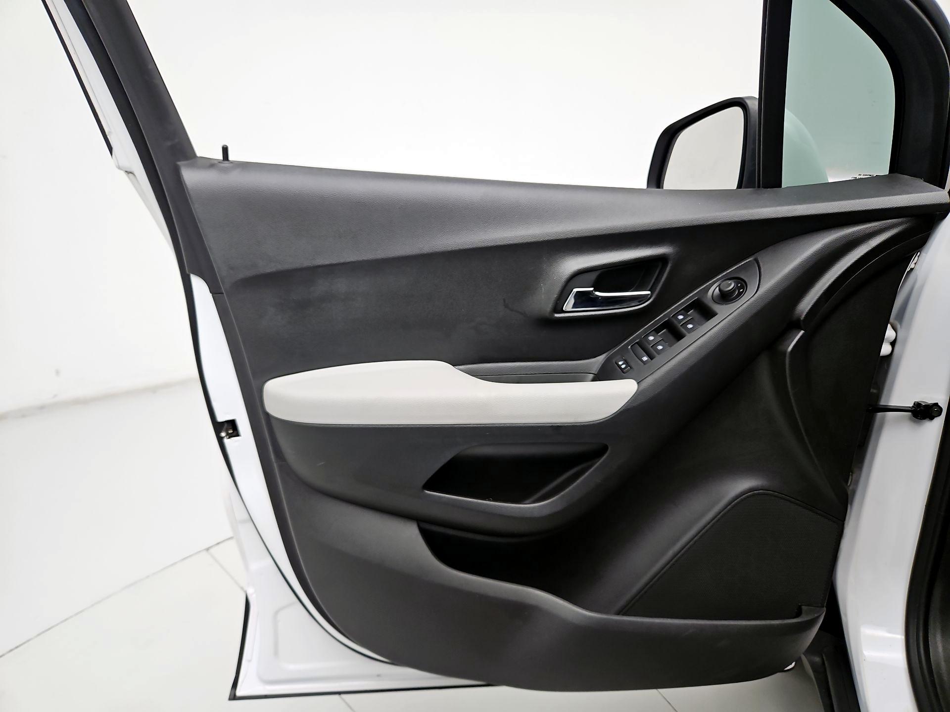 Thumbnail: 2019 Chevrolet Trax - 12