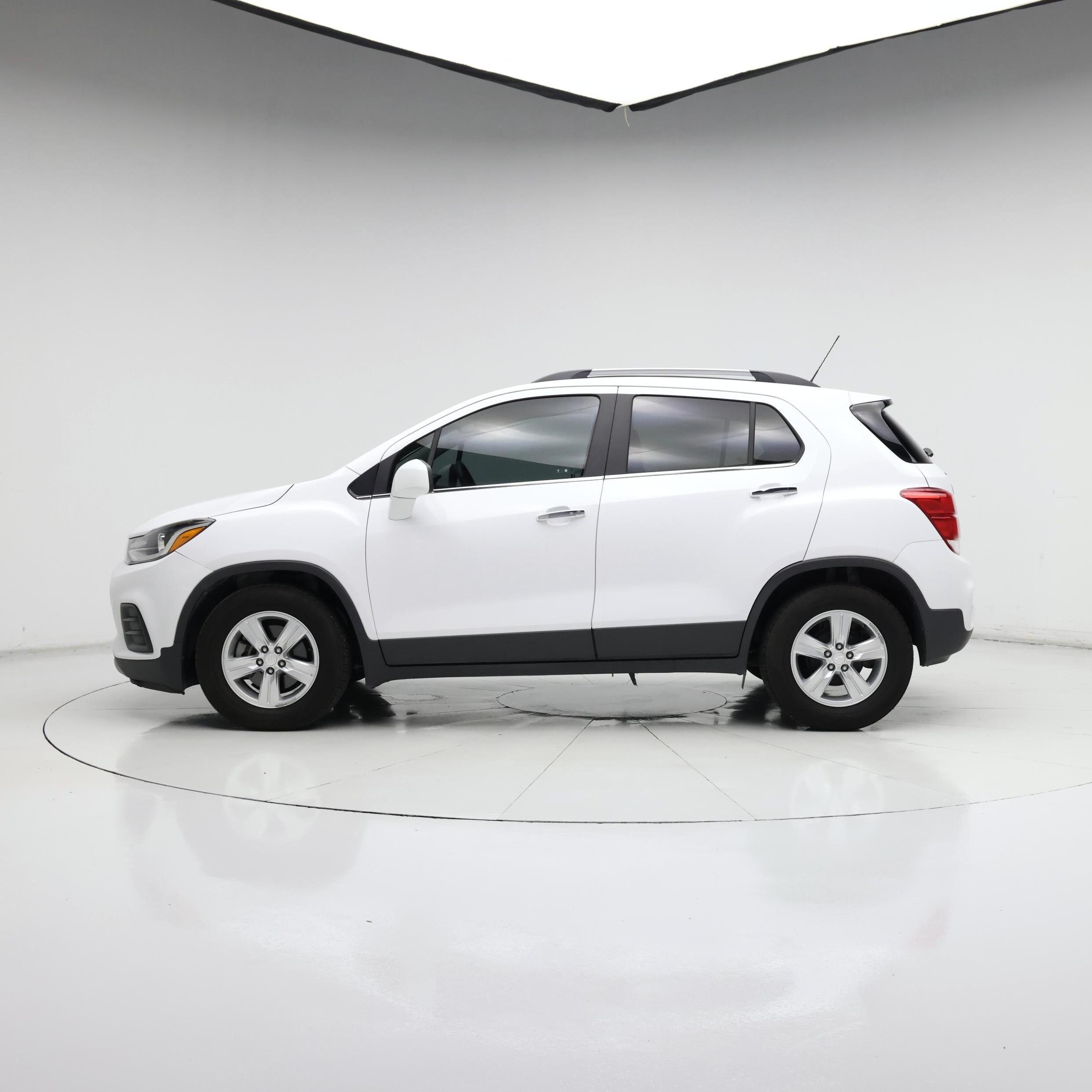 Thumbnail: 2019 Chevrolet Trax - 3