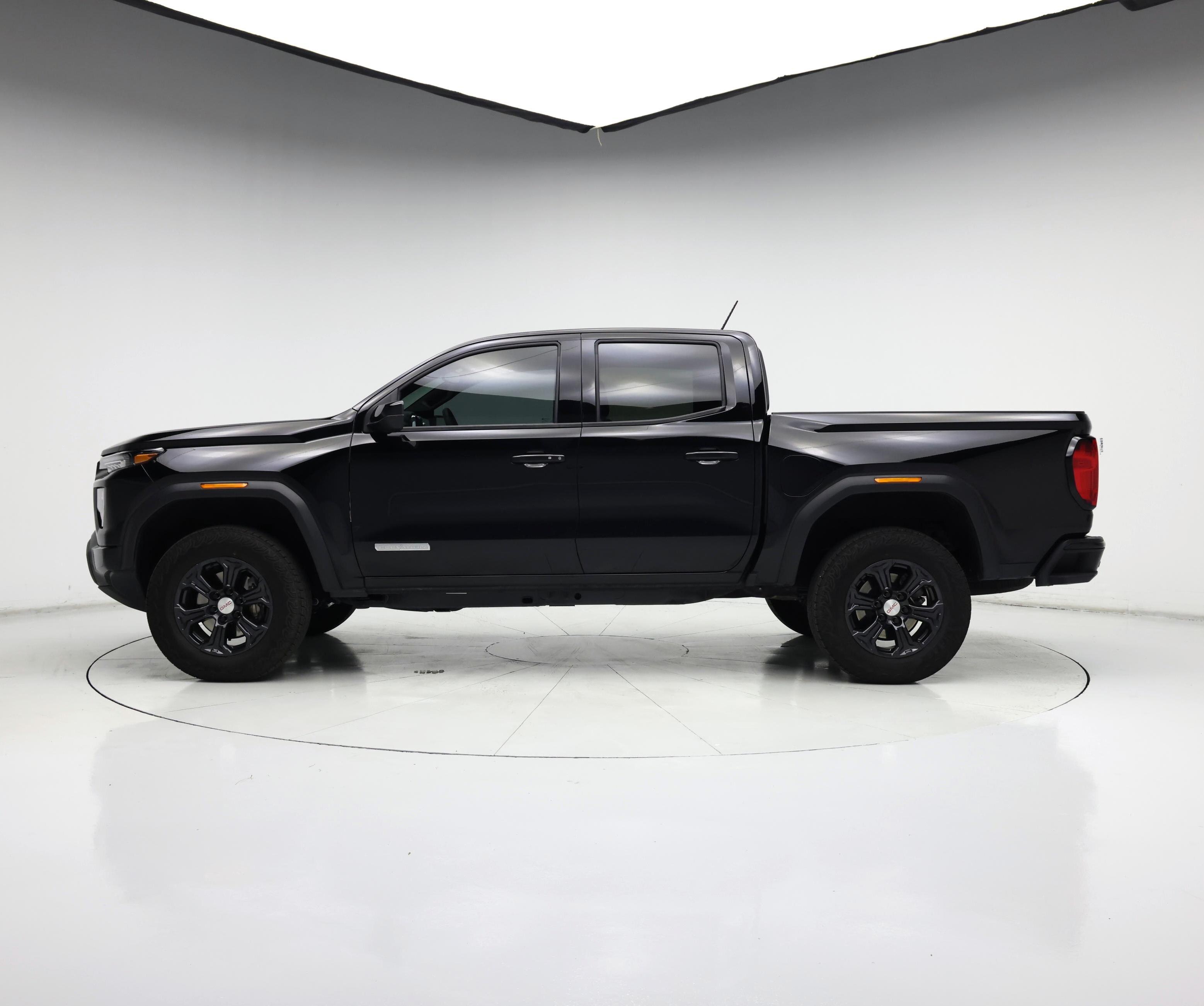 Thumbnail: 2024 GMC Canyon - 3