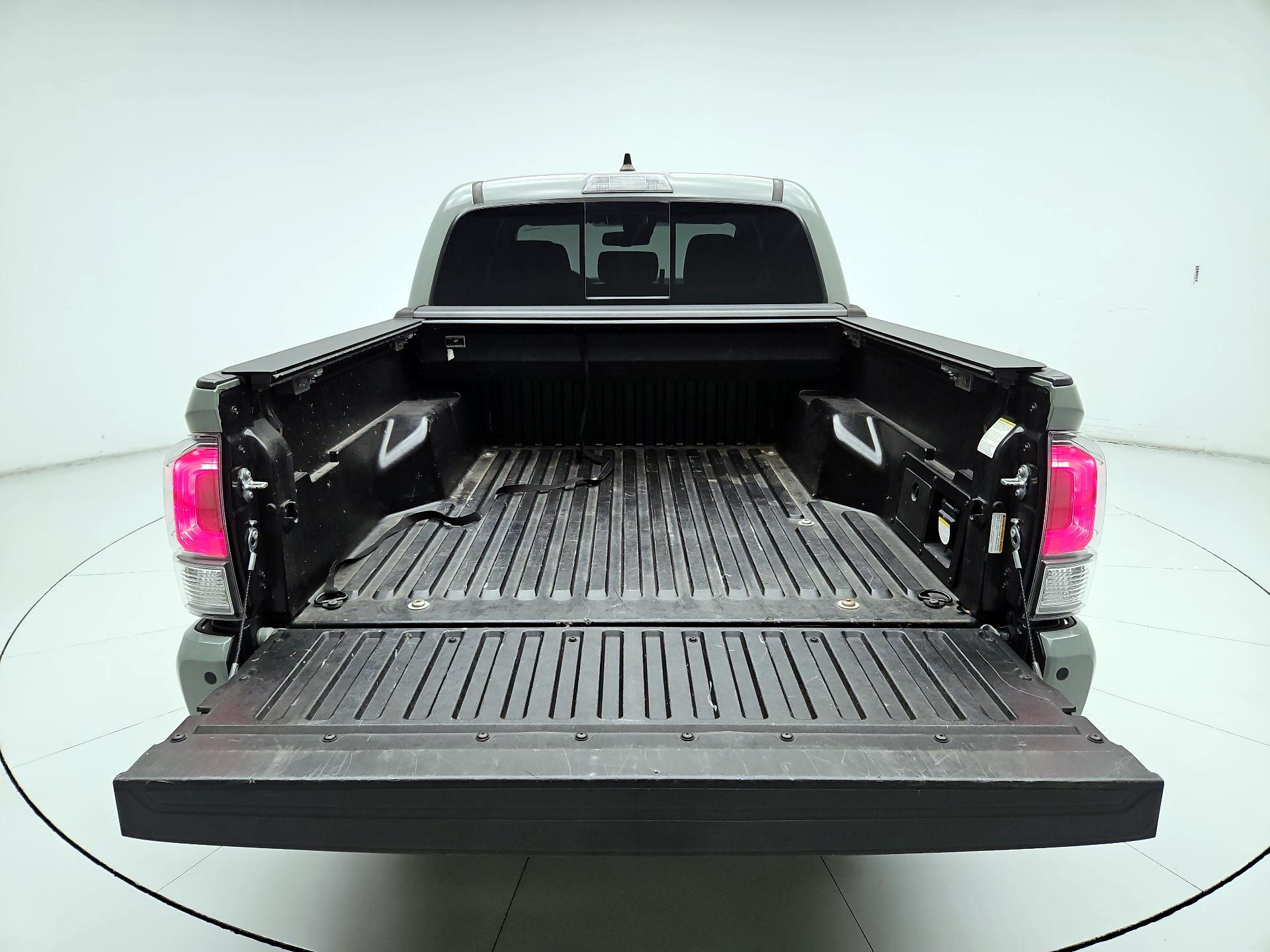 Thumbnail: 2022 Toyota Tacoma - 18