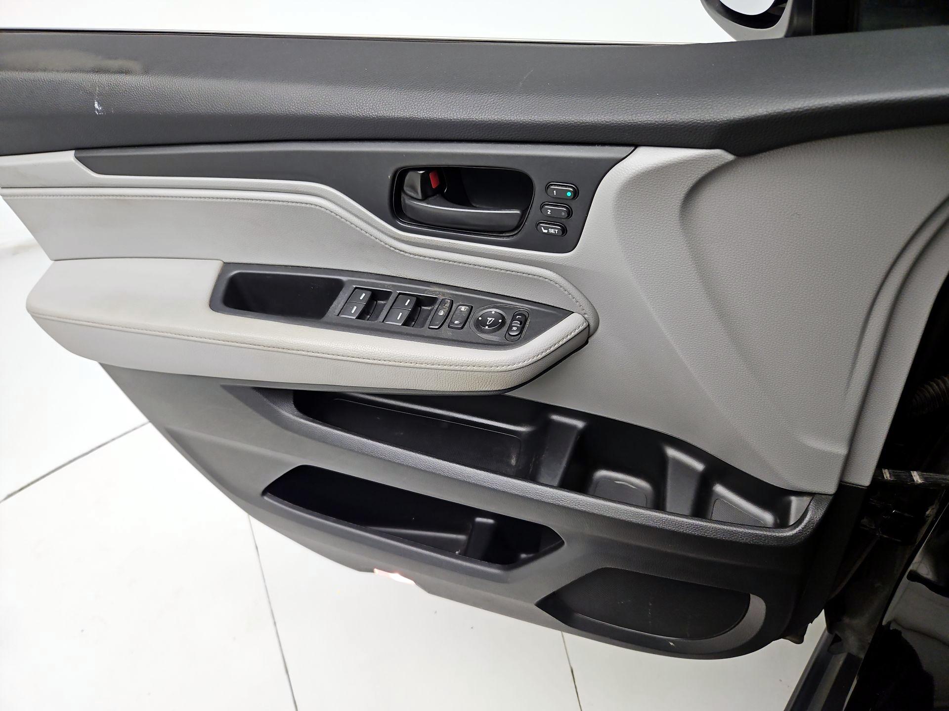 Thumbnail: 2020 Honda Odyssey - 12