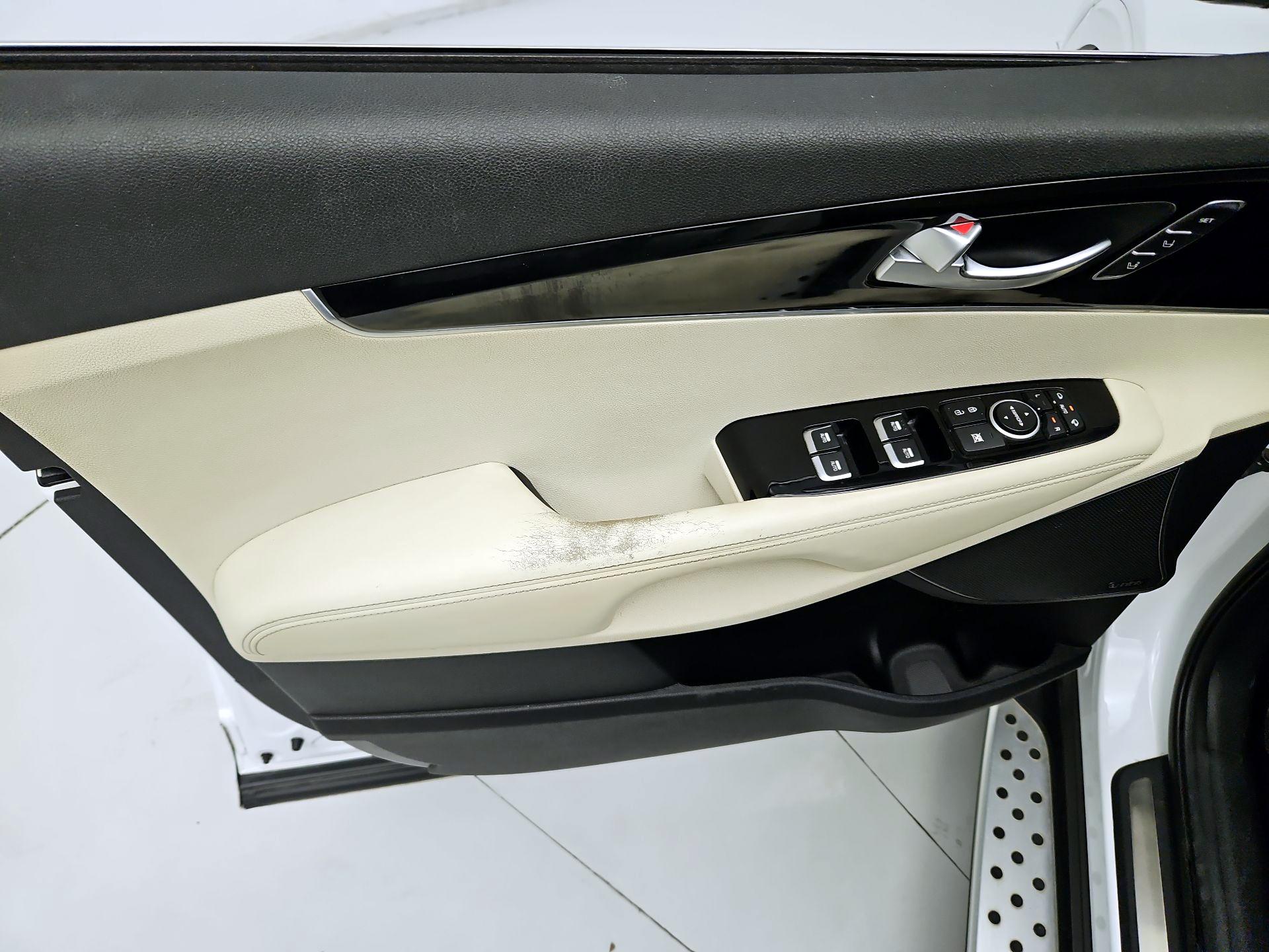Thumbnail: 2016 Kia Sorento - 12