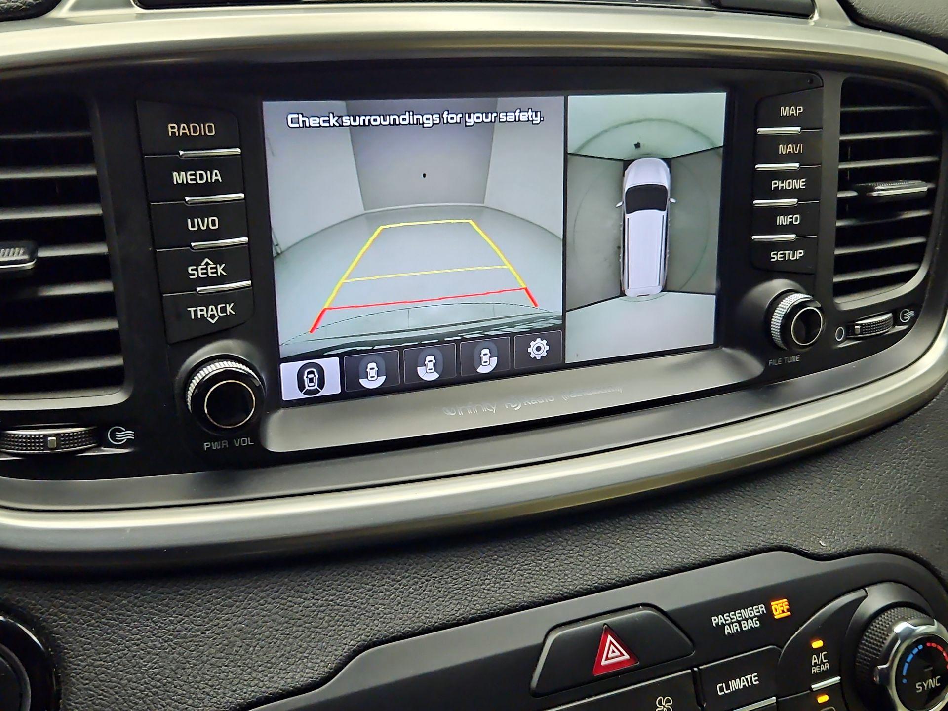 Thumbnail: 2016 Kia Sorento - 15