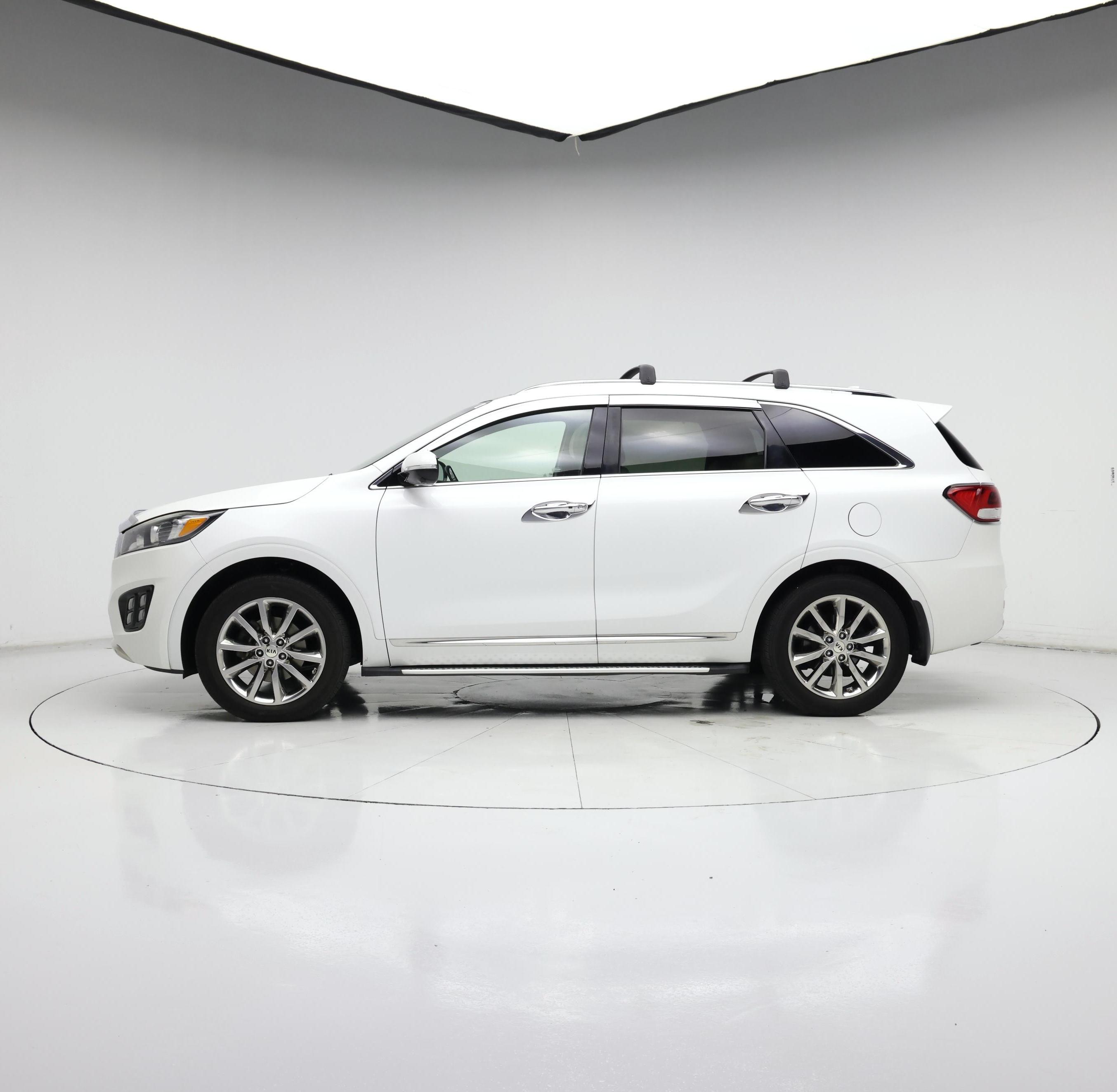 Thumbnail: 2016 Kia Sorento - 3