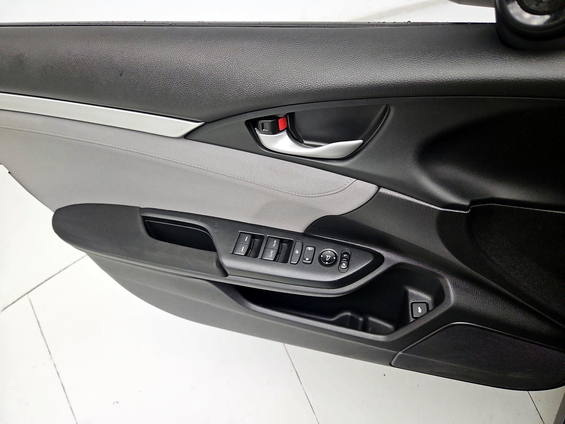 Thumbnail: 2016 Honda Civic - 12