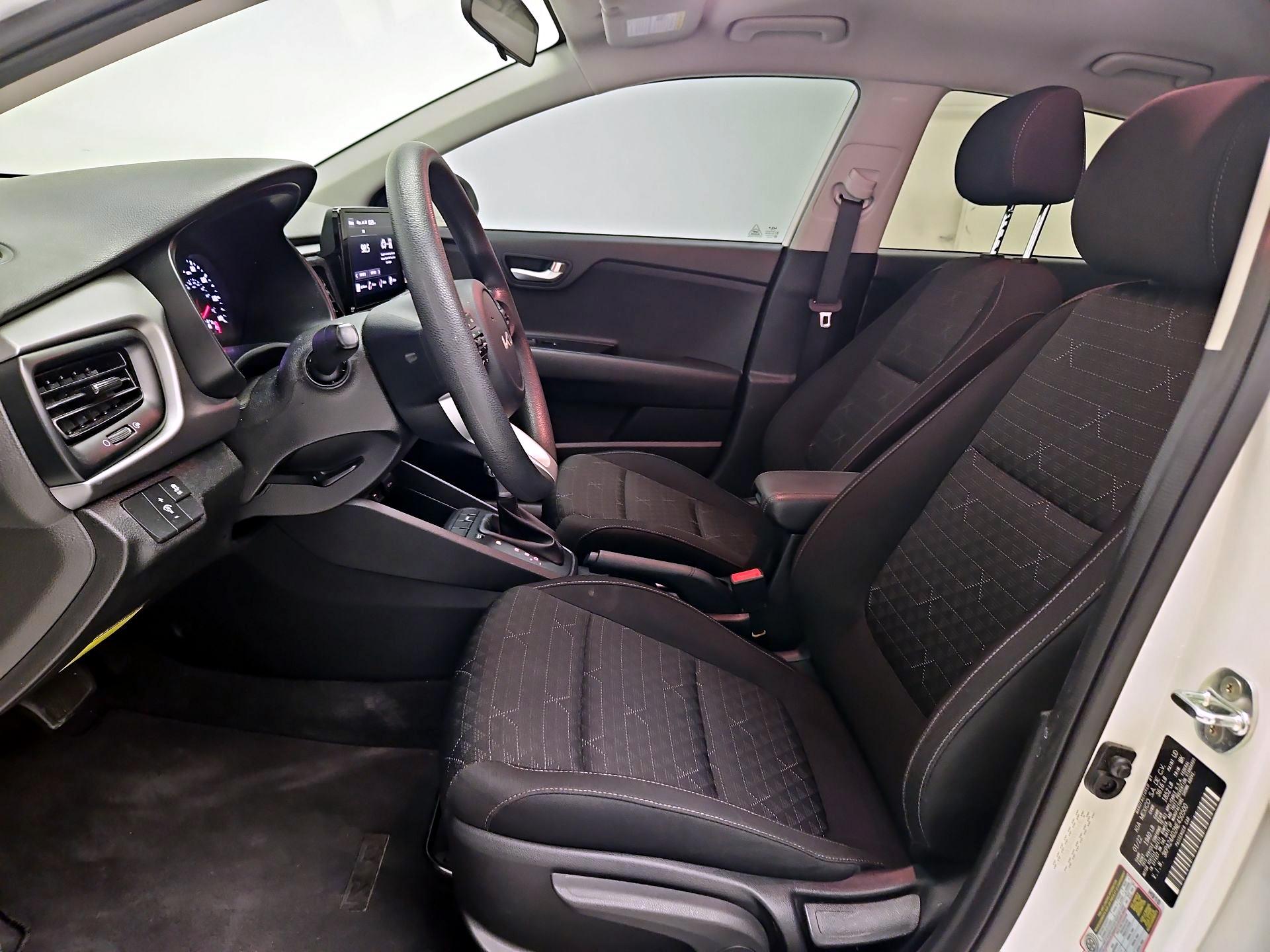 Thumbnail: 2022 Kia Rio - 11