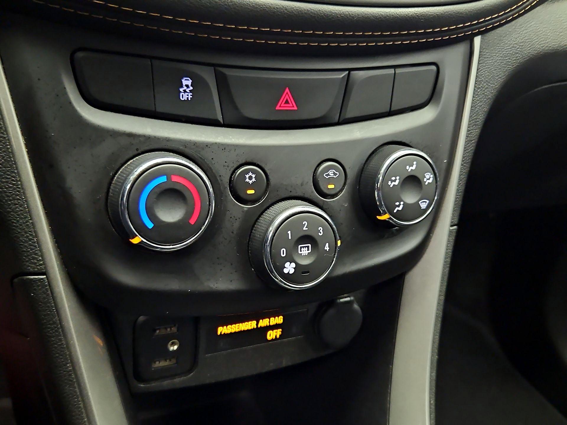 Thumbnail: 2021 Chevrolet Trax - 16
