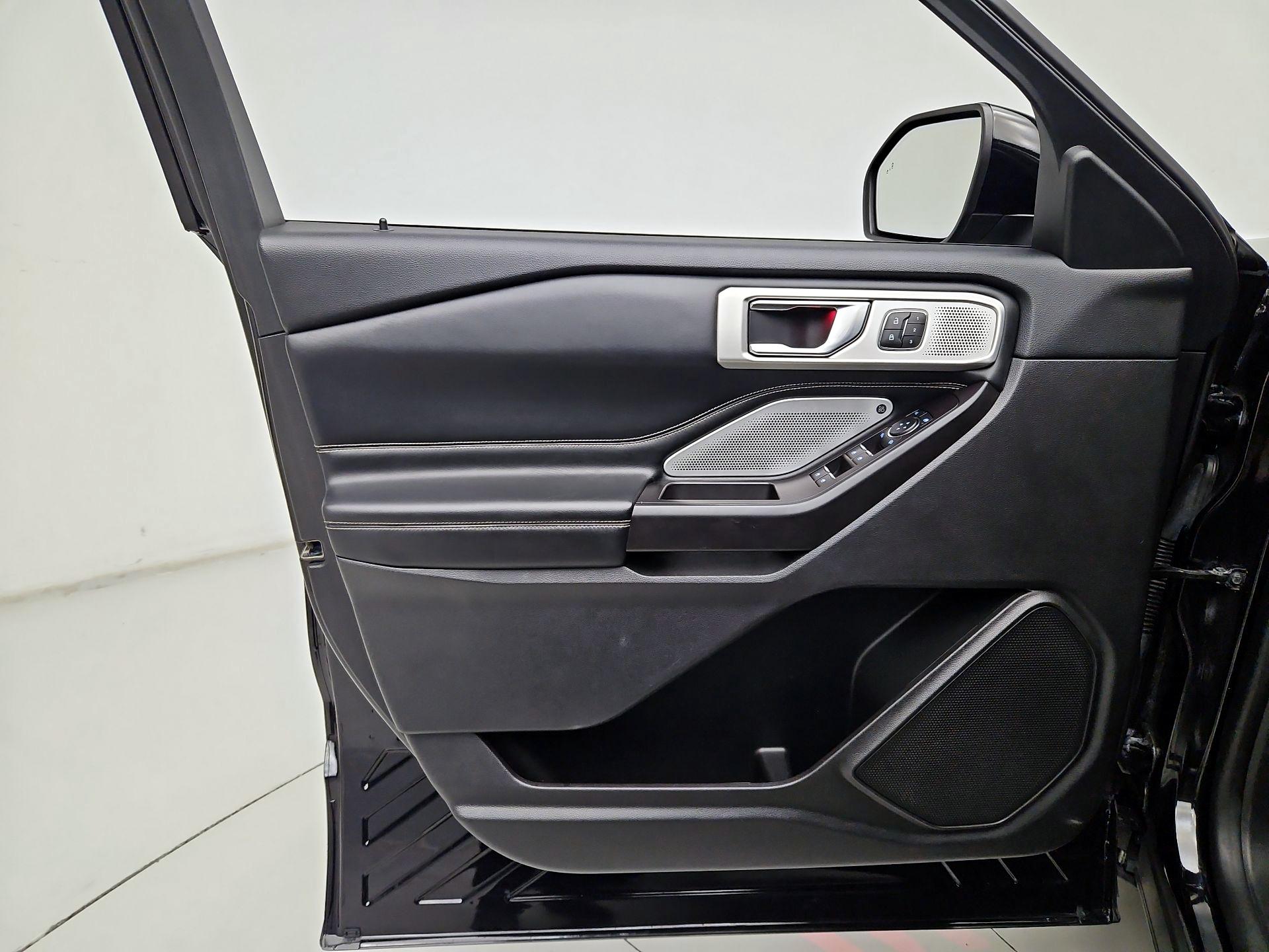 Thumbnail: 2020 Ford Explorer - 12