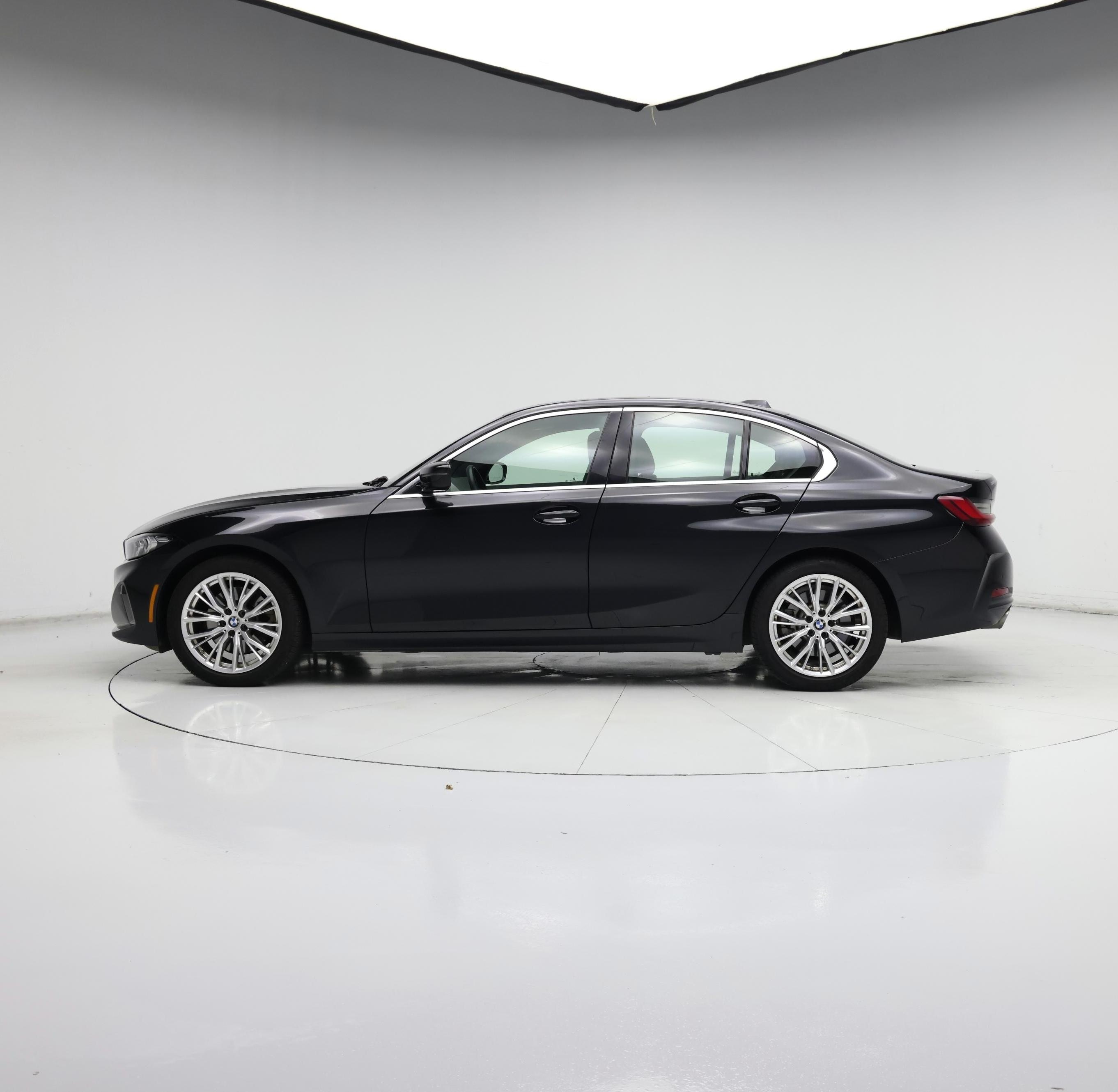 Thumbnail: 2024 BMW 3 Series - 3