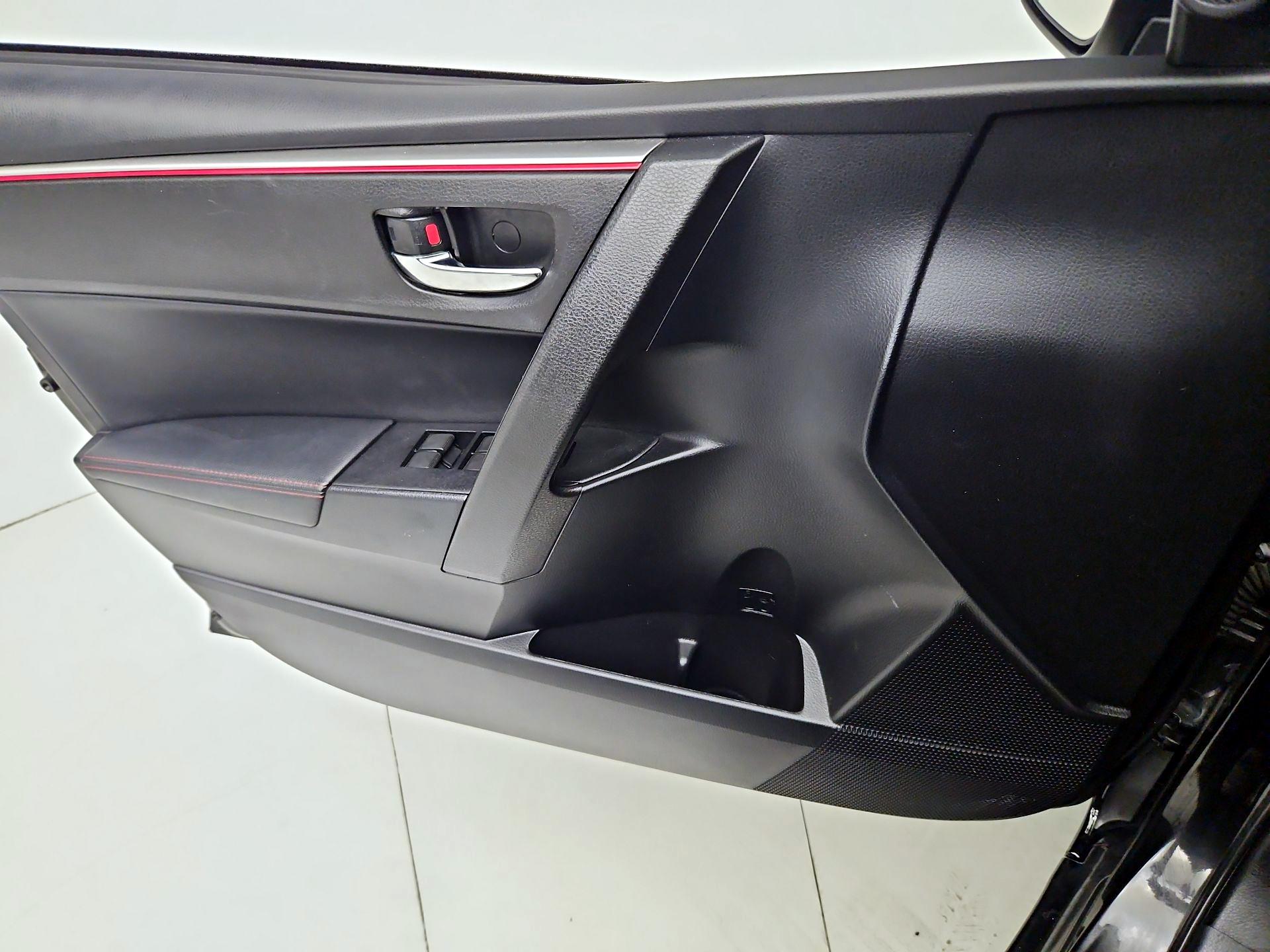 Thumbnail: 2016 Toyota Corolla - 12