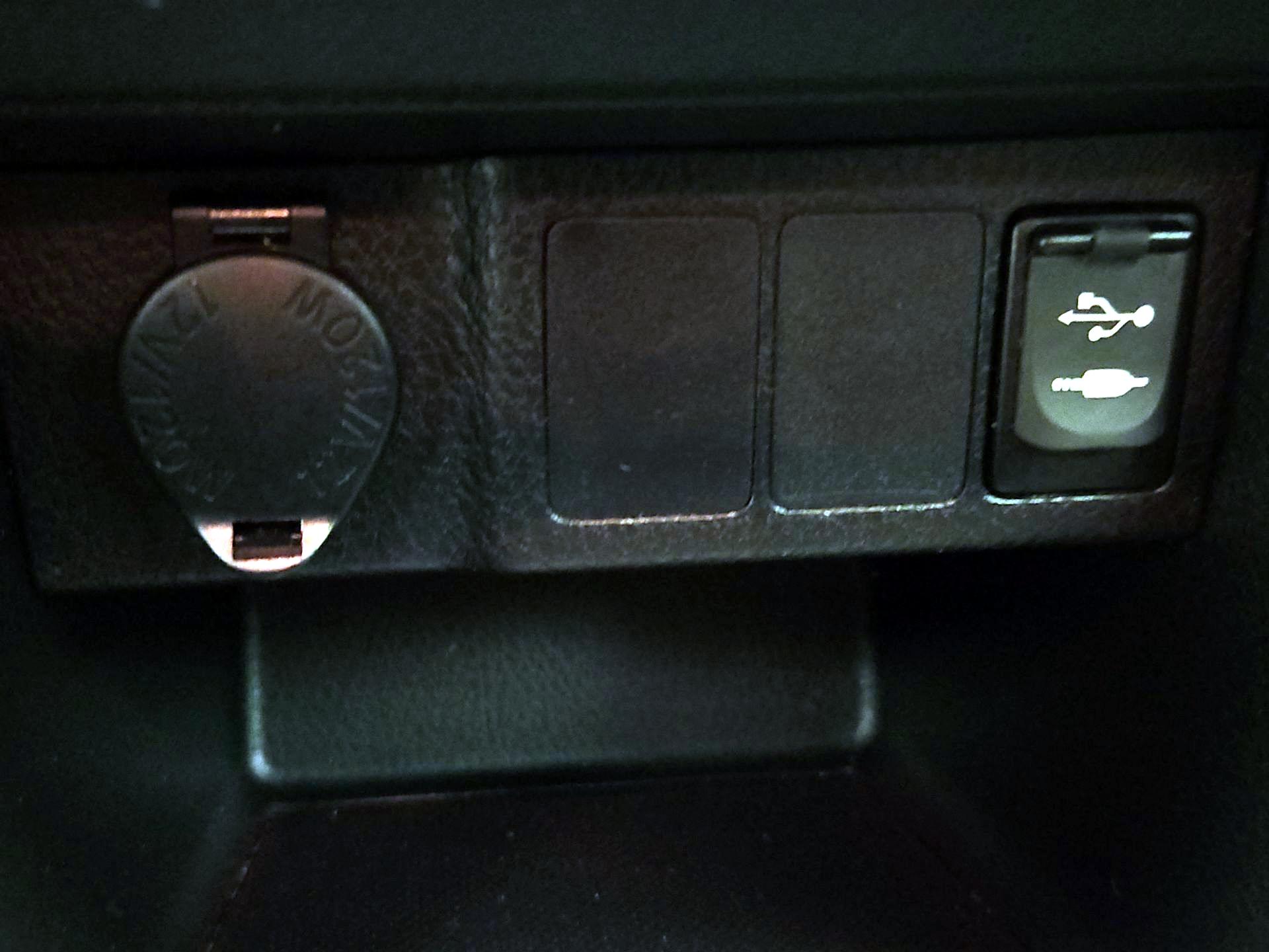 Thumbnail: 2016 Toyota Corolla - 18