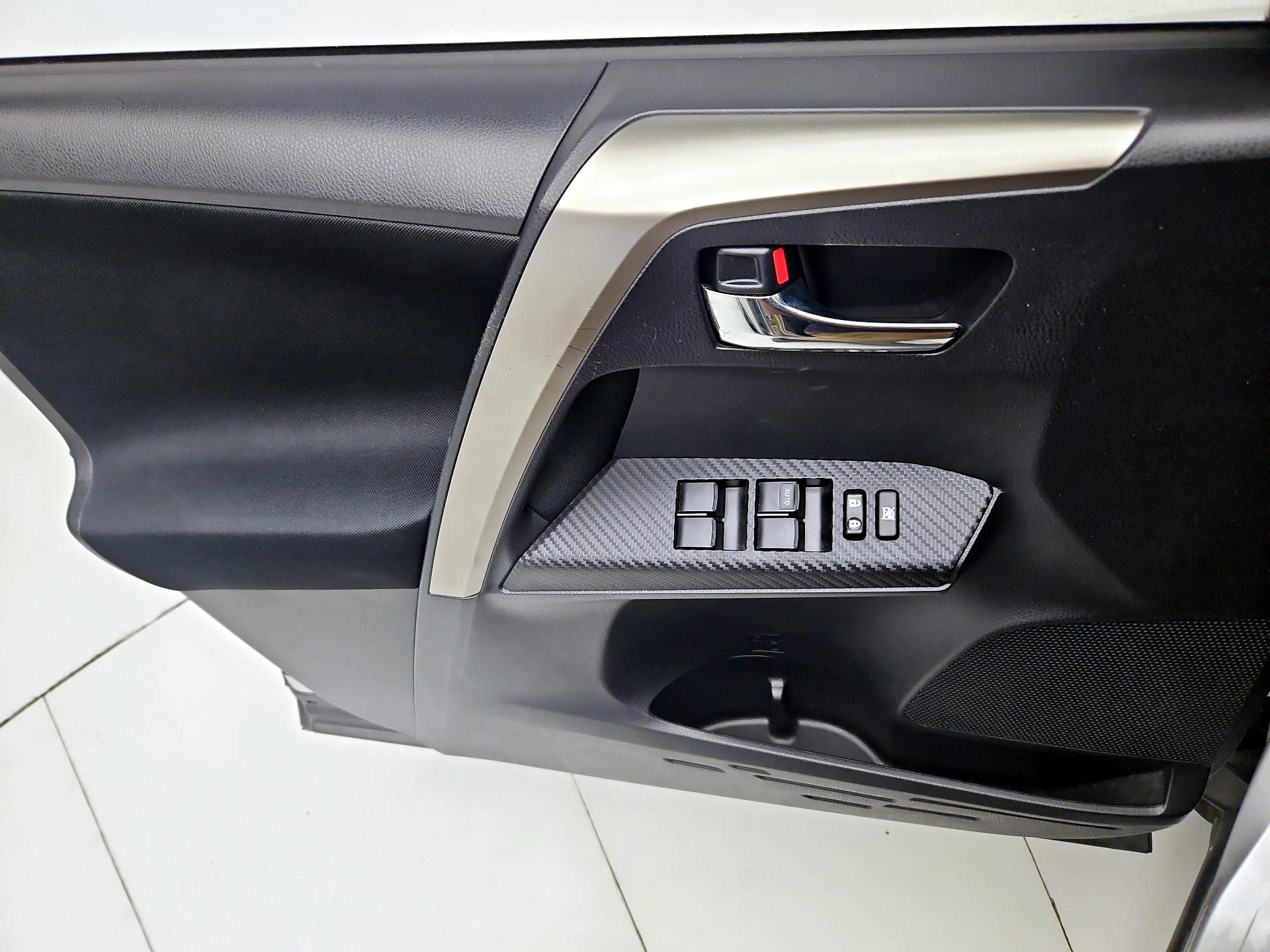 Thumbnail: 2014 Toyota RAV4 - 12