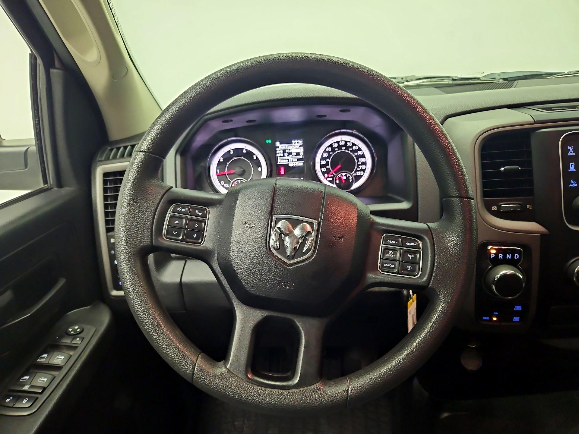 Thumbnail: 2019 RAM 1500 Classic - 10