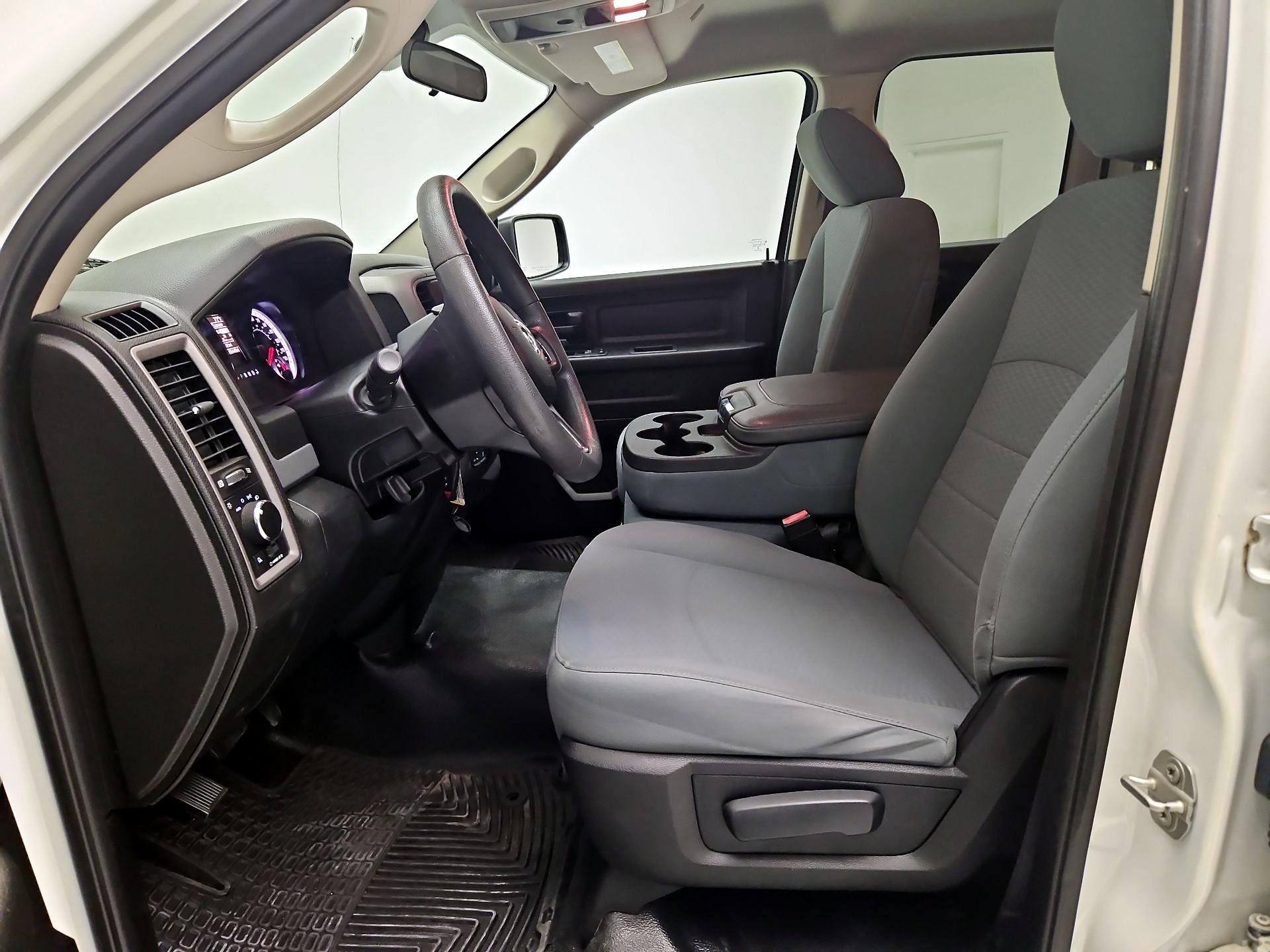 Thumbnail: 2019 RAM 1500 Classic - 11