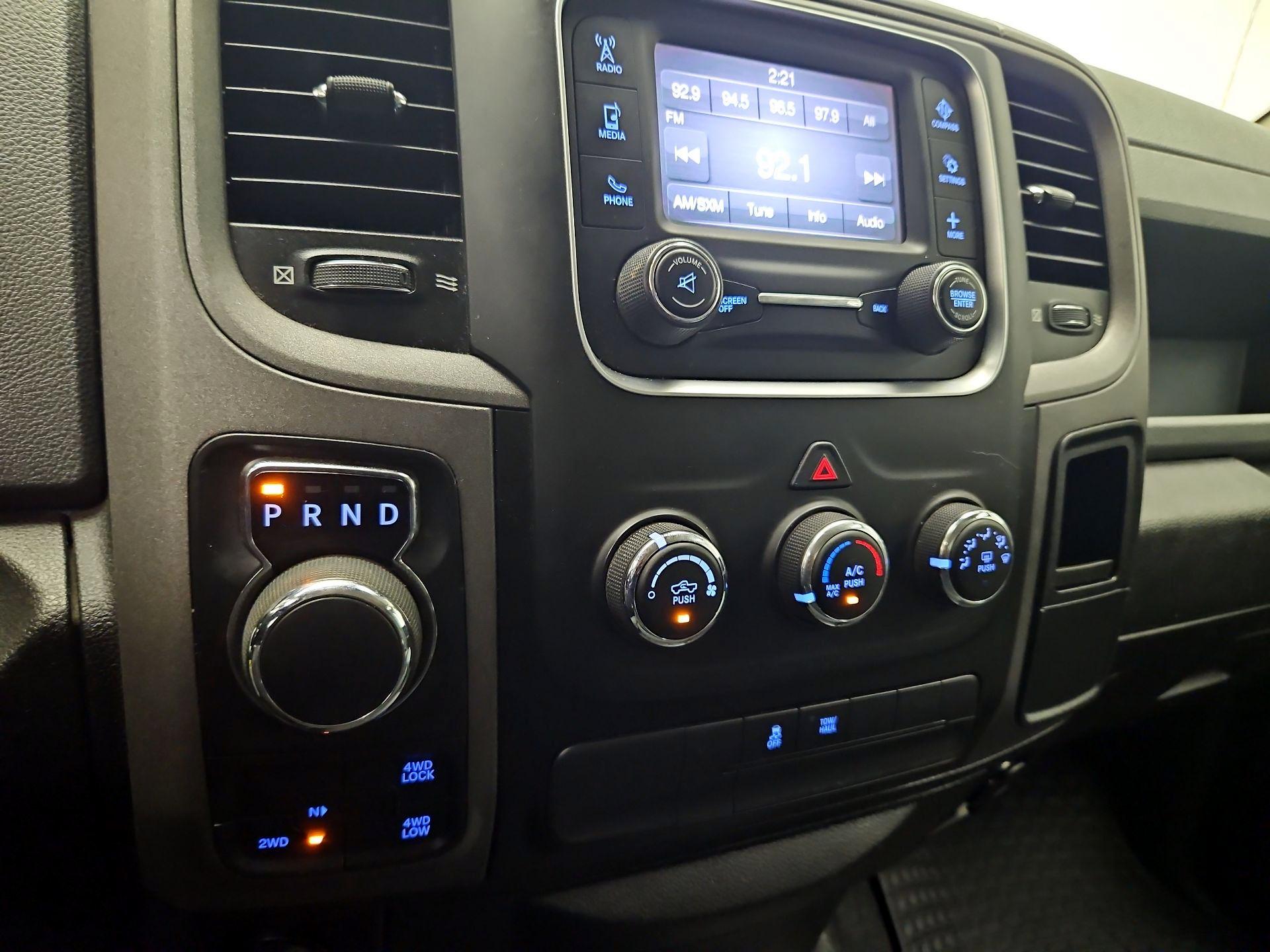 Thumbnail: 2019 RAM 1500 Classic - 15