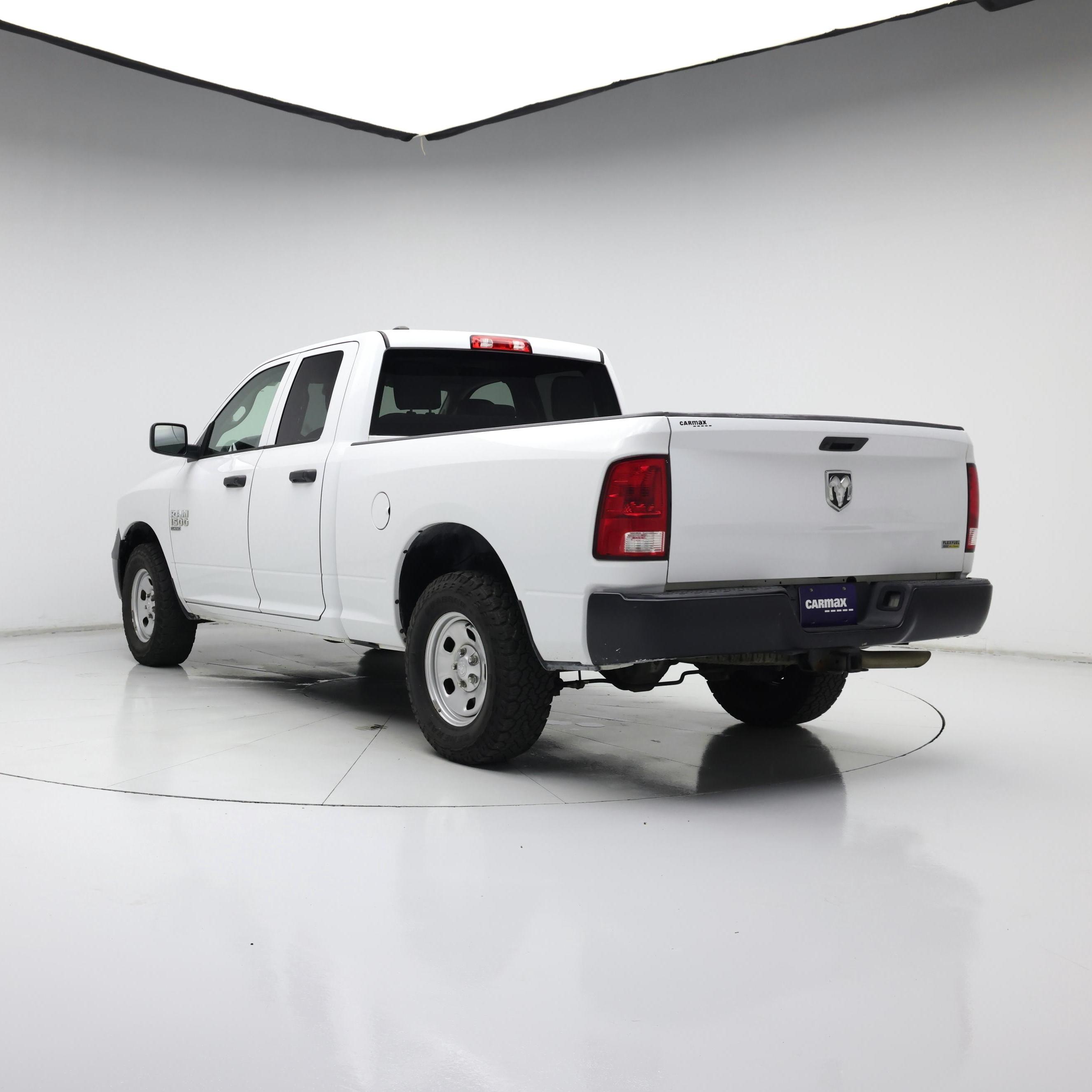 Thumbnail: 2019 RAM 1500 Classic - 2