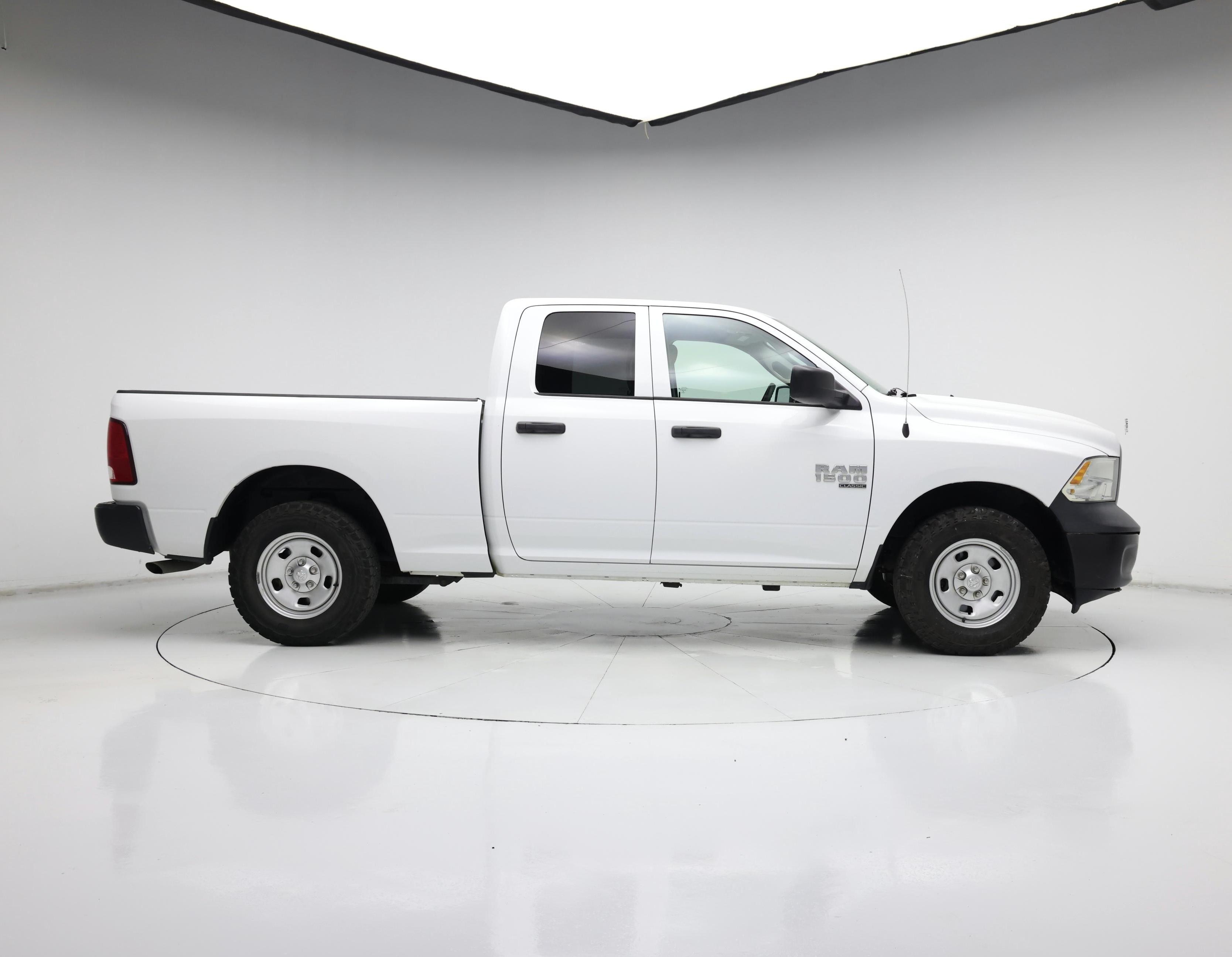 Thumbnail: 2019 RAM 1500 Classic - 7