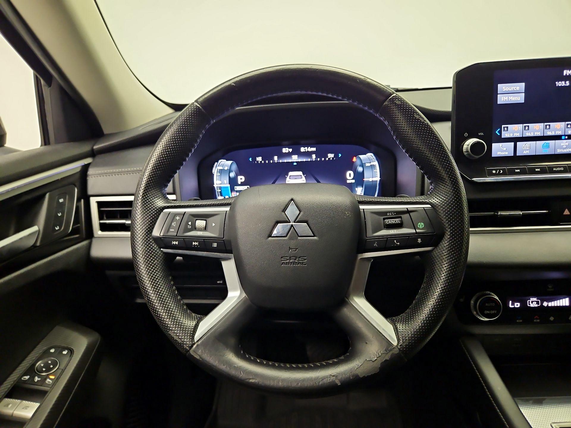 Thumbnail: 2022 Mitsubishi Outlander - 10