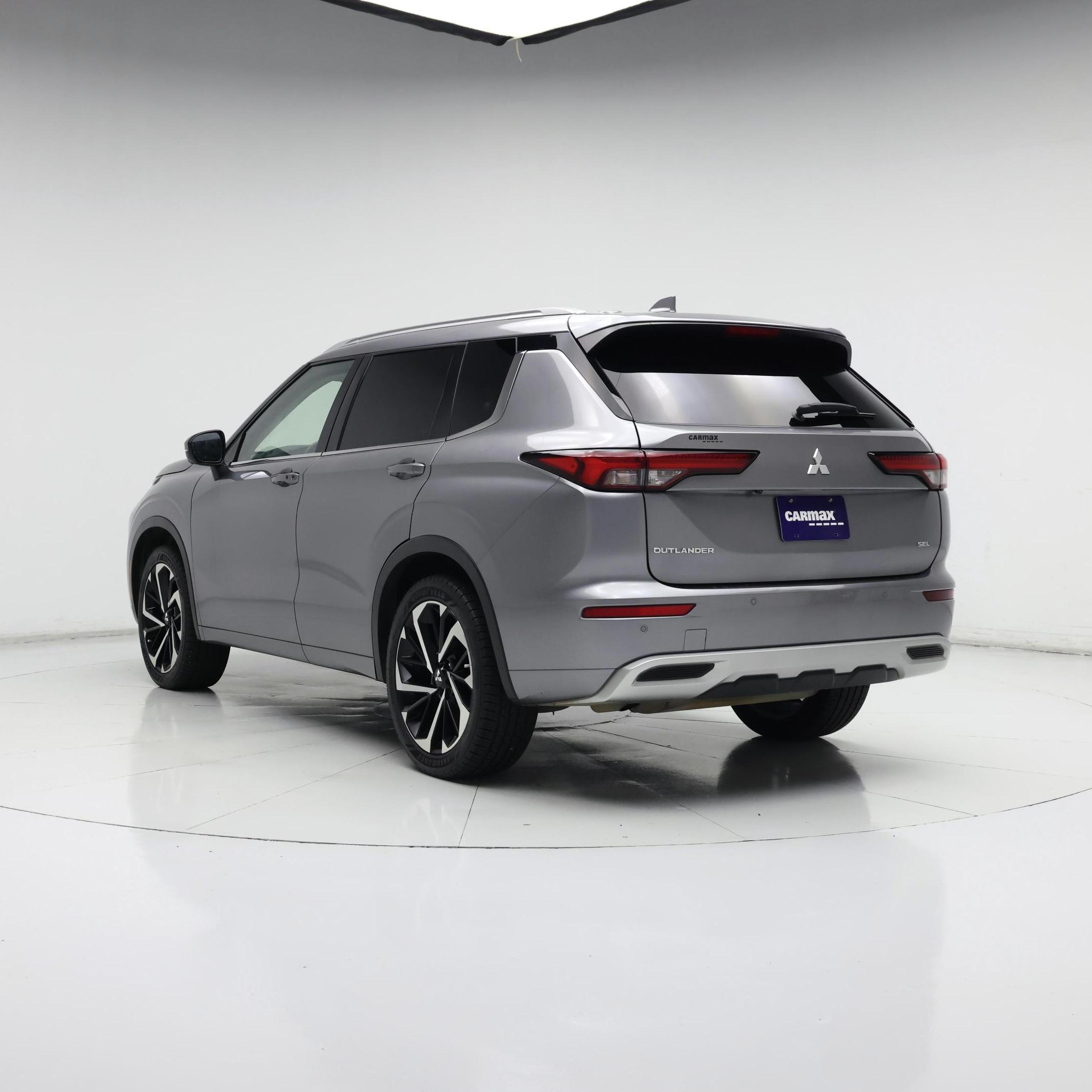 Thumbnail: 2022 Mitsubishi Outlander - 2