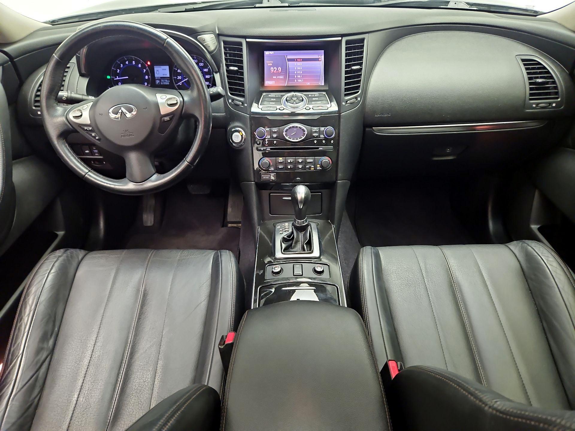 Thumbnail: 2017 INFINITI QX70 - 9
