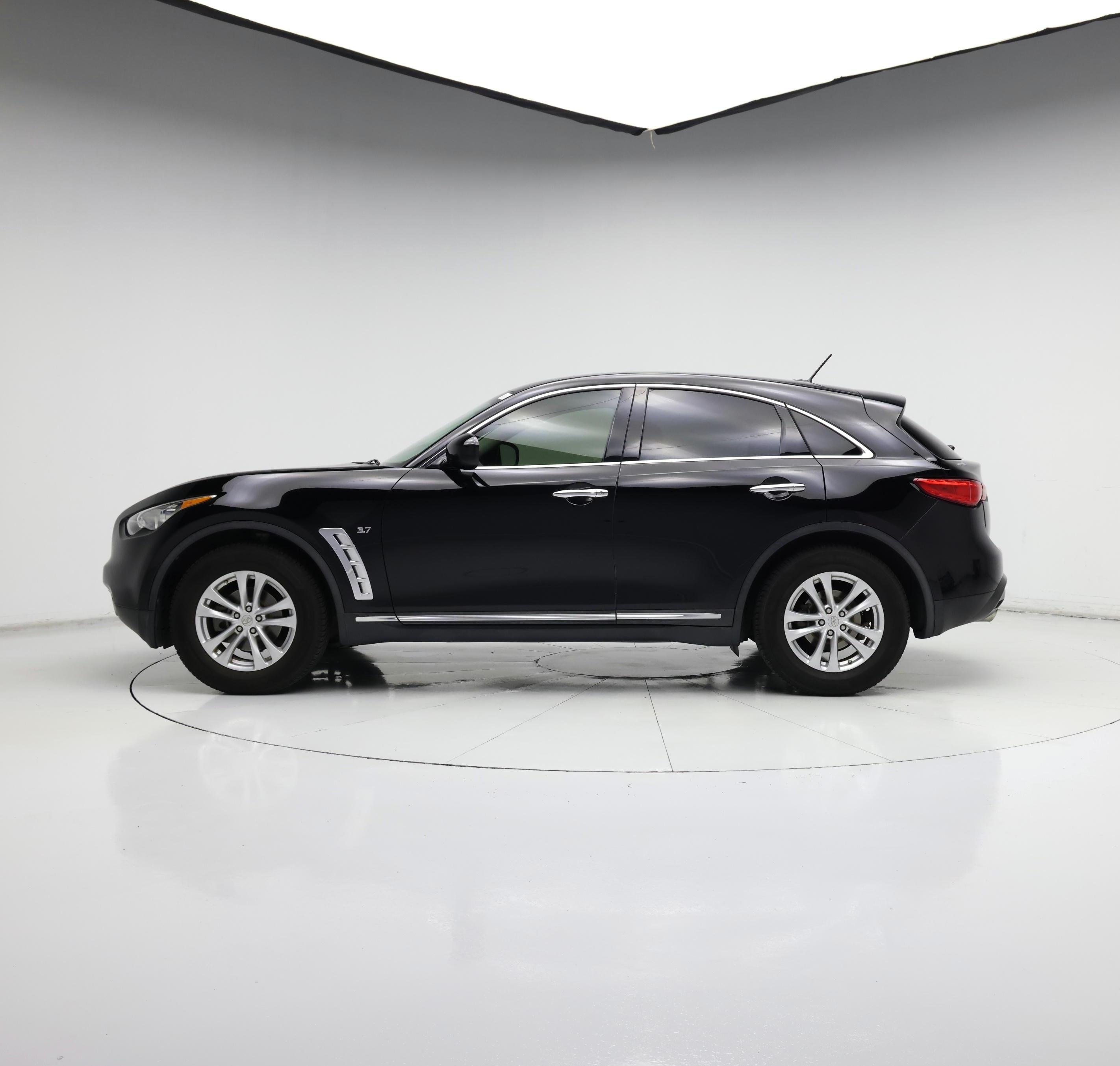 Thumbnail: 2017 INFINITI QX70 - 3