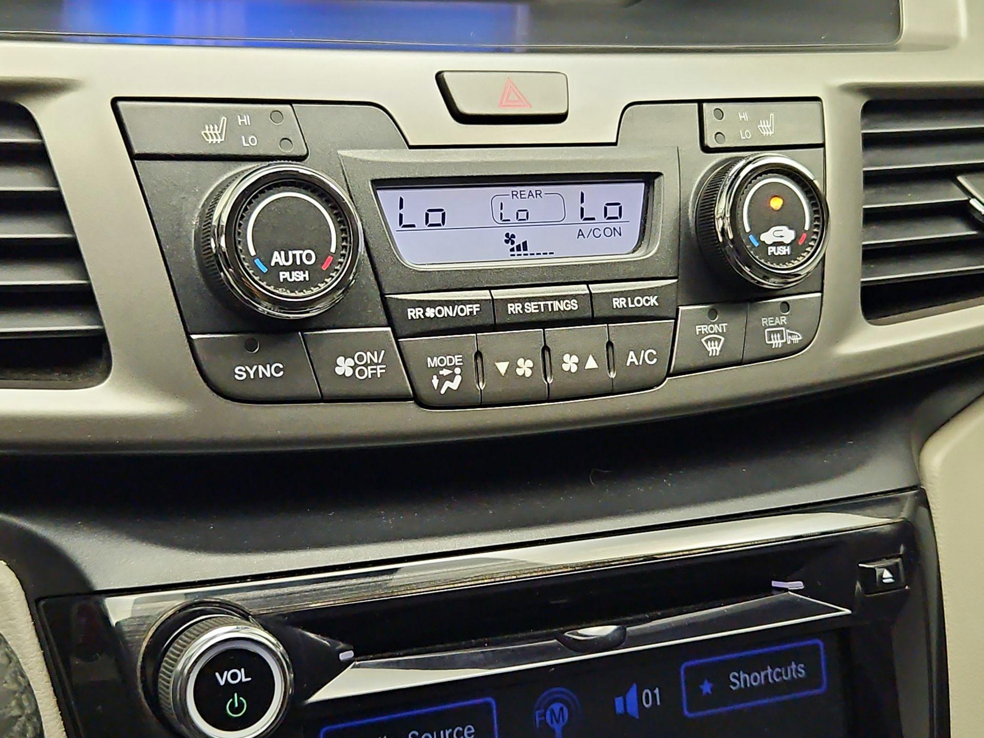 Thumbnail: 2016 Honda Odyssey - 17