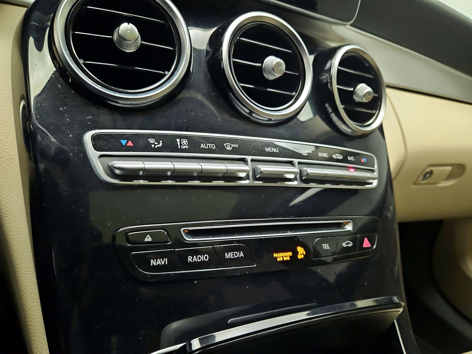 Thumbnail: 2016 Mercedes-Benz C-Class - 15