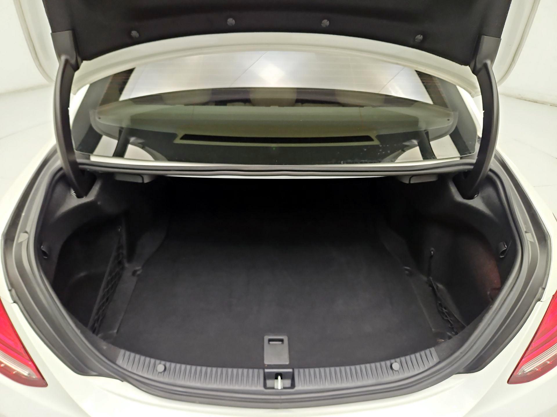 Thumbnail: 2016 Mercedes-Benz C-Class - 18
